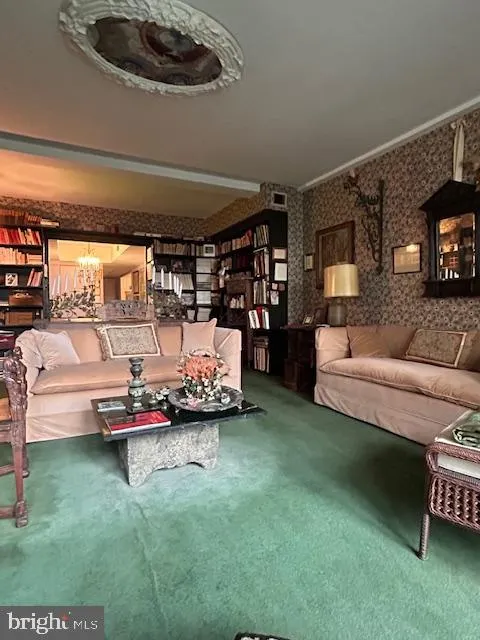 Philadelphia, Pennsylvania 19103, United States, 3 Bedrooms Bedrooms, ,3 BathroomsBathrooms,Residential,Contingent,43499