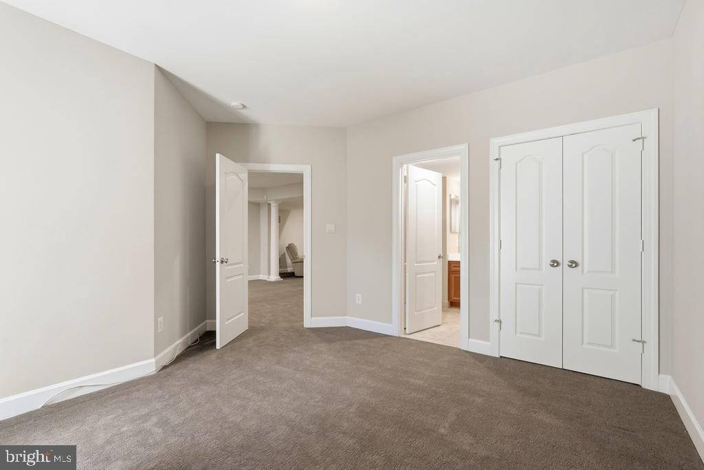 RED CEDAR WEST - Residential