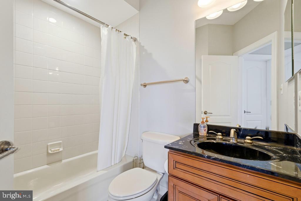 RED CEDAR WEST - Residential
