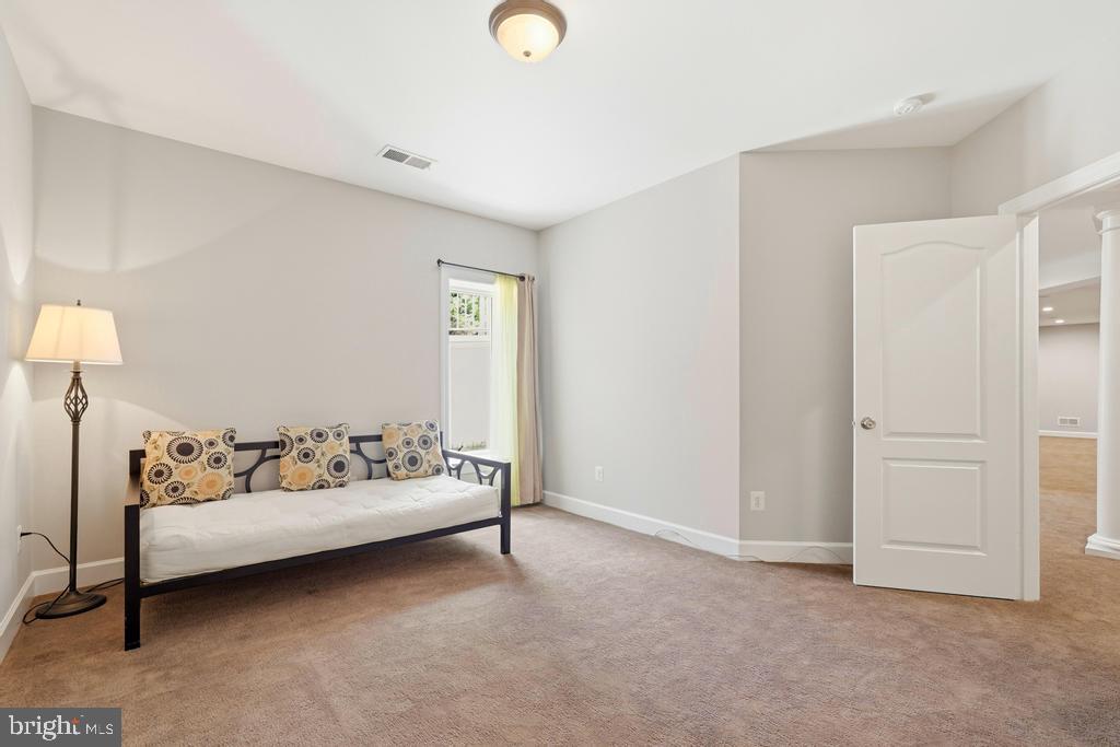 RED CEDAR WEST - Residential