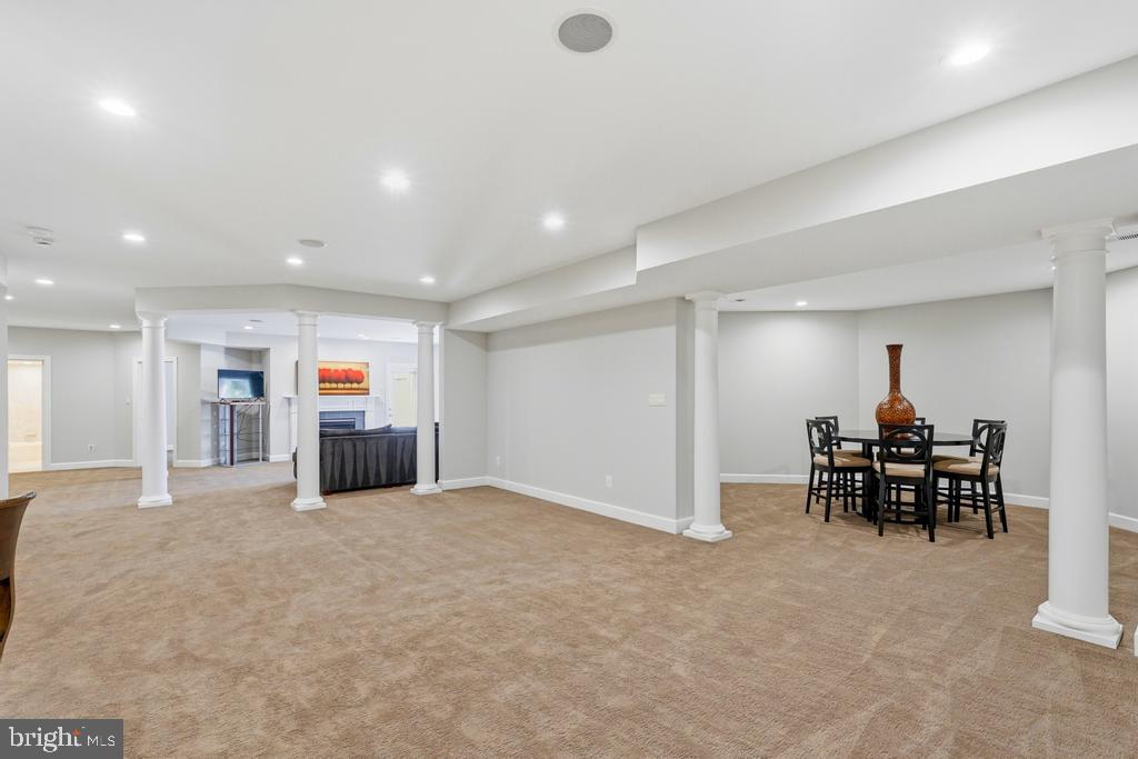 RED CEDAR WEST - Residential