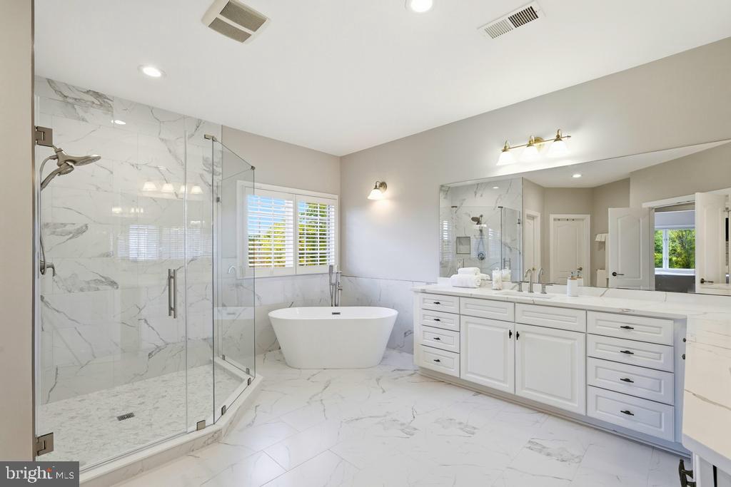 RED CEDAR WEST - Residential