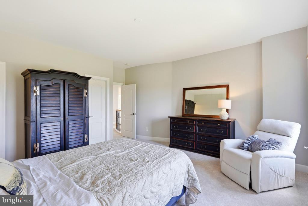 RED CEDAR WEST - Residential