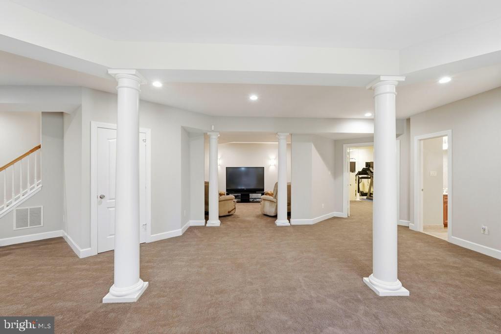 RED CEDAR WEST - Residential