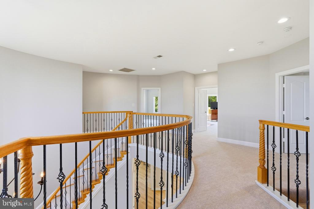 RED CEDAR WEST - Residential
