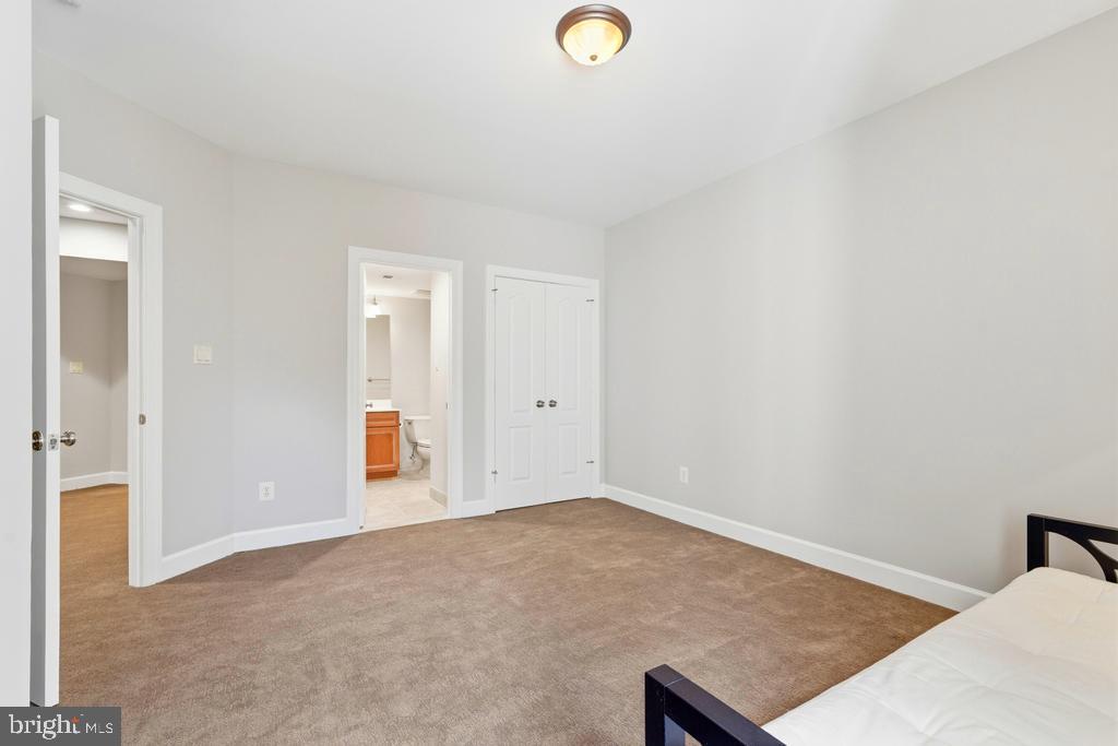 RED CEDAR WEST - Residential