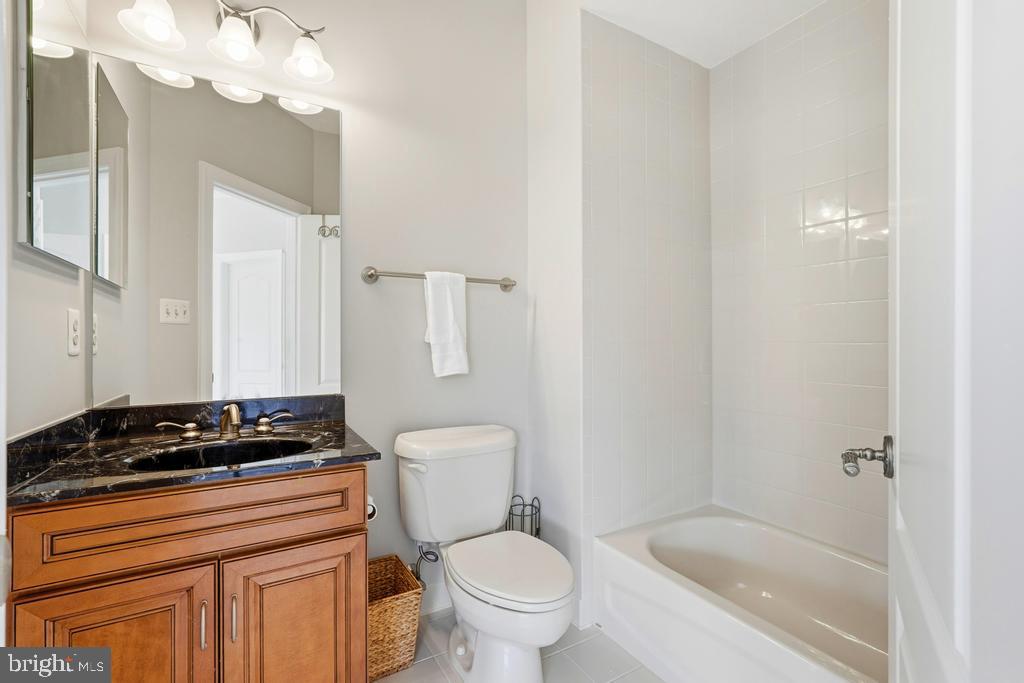 RED CEDAR WEST - Residential