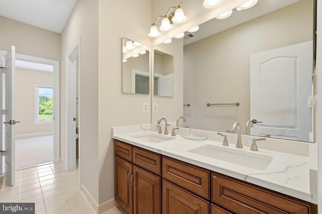 RED CEDAR WEST - Residential