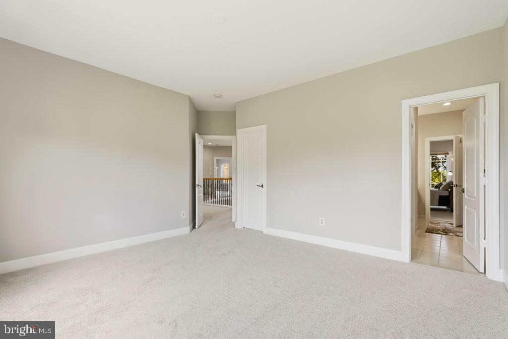 RED CEDAR WEST - Residential