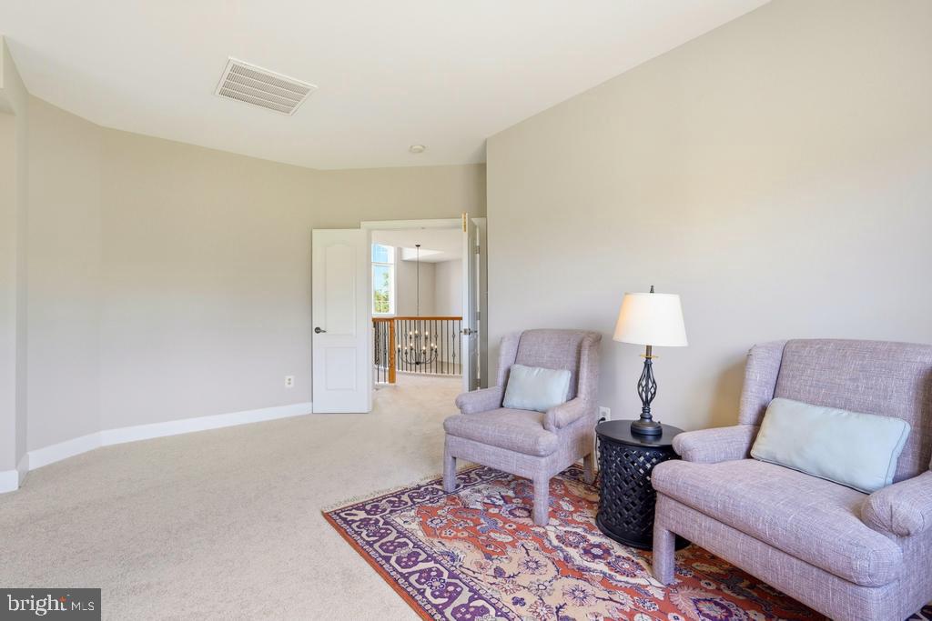 RED CEDAR WEST - Residential
