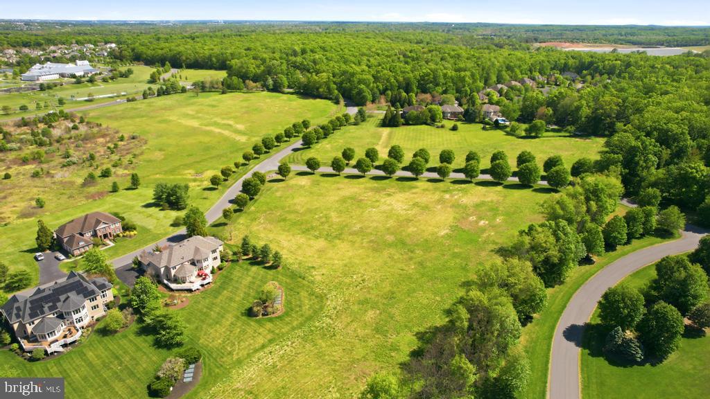 RED CEDAR WEST - Residential