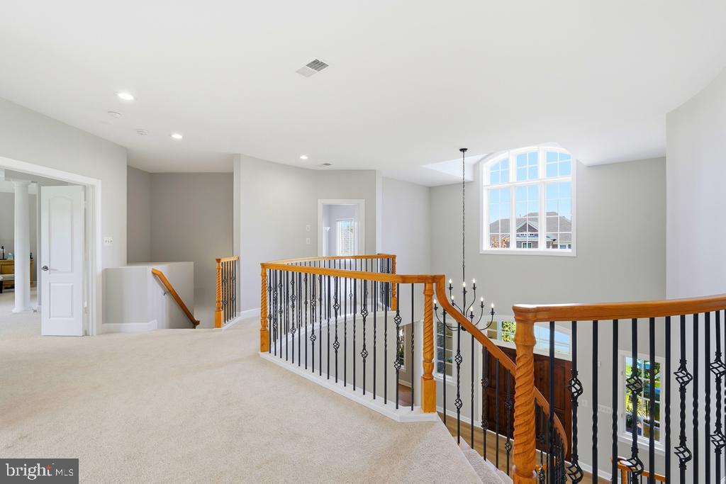 RED CEDAR WEST - Residential