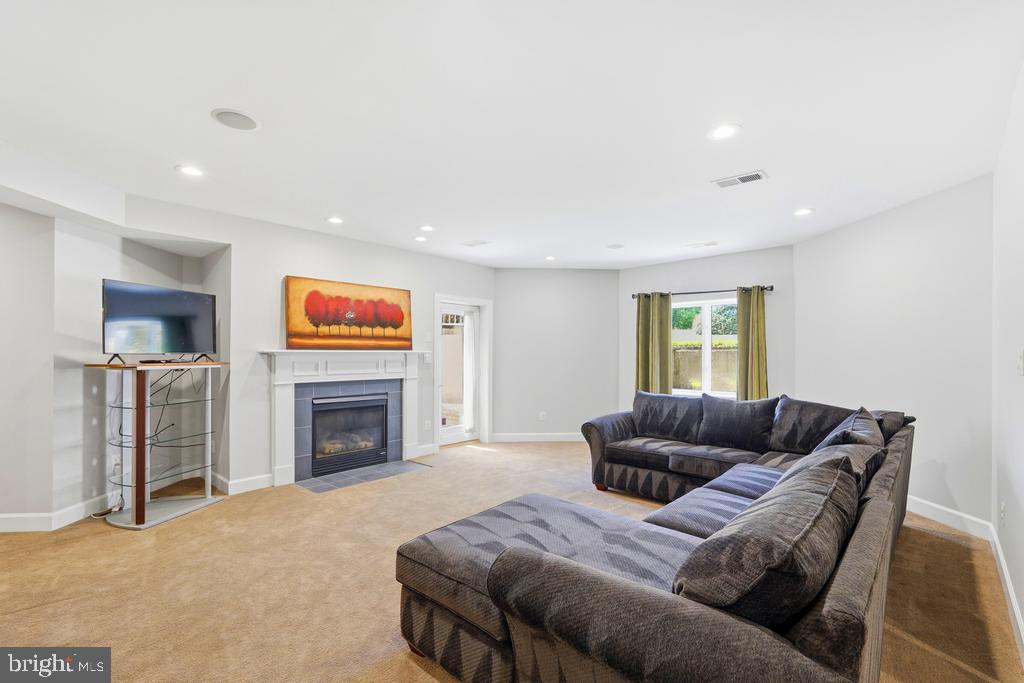 RED CEDAR WEST - Residential