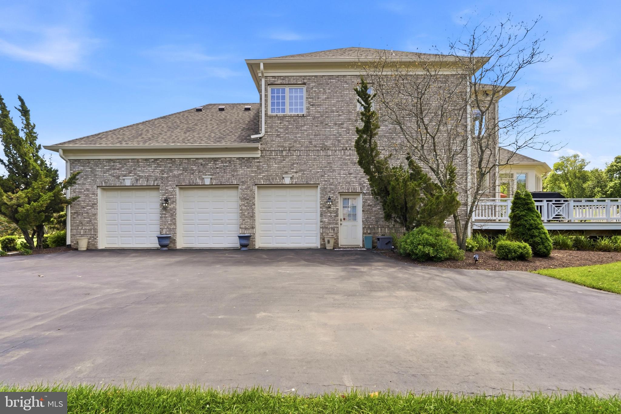 RED CEDAR WEST - Residential