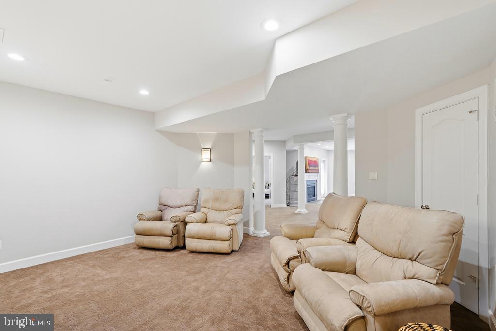 RED CEDAR WEST - Residential