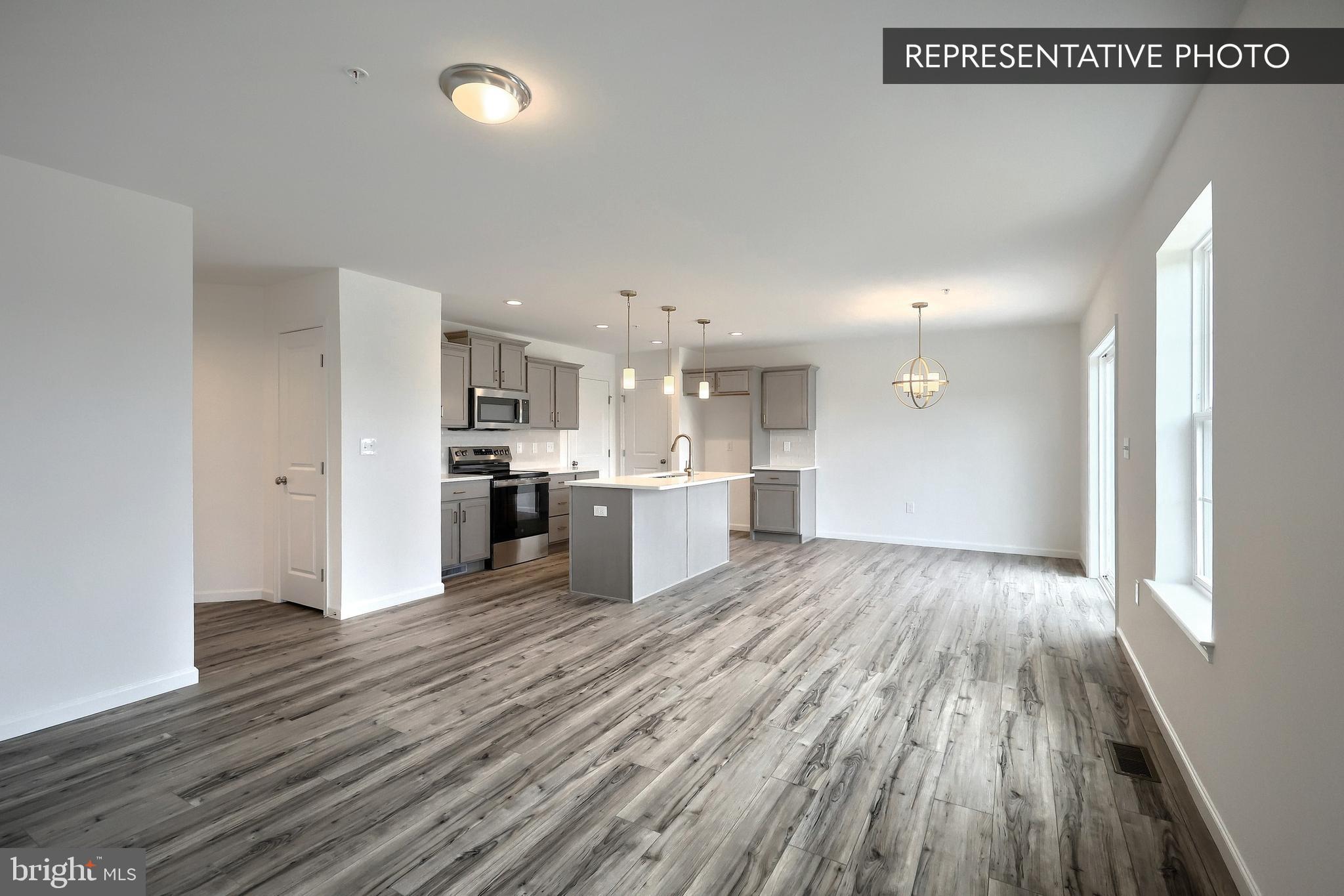 STONE MILL ESTATES - Residential