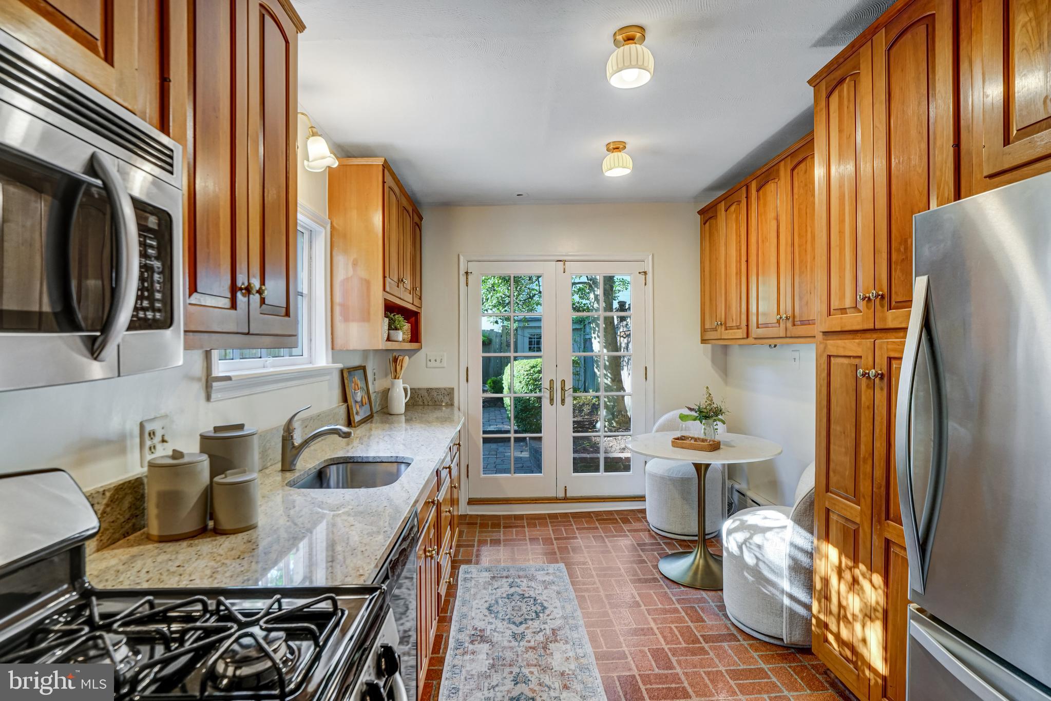 OLD TOWN ALEXANDRIA - Residential