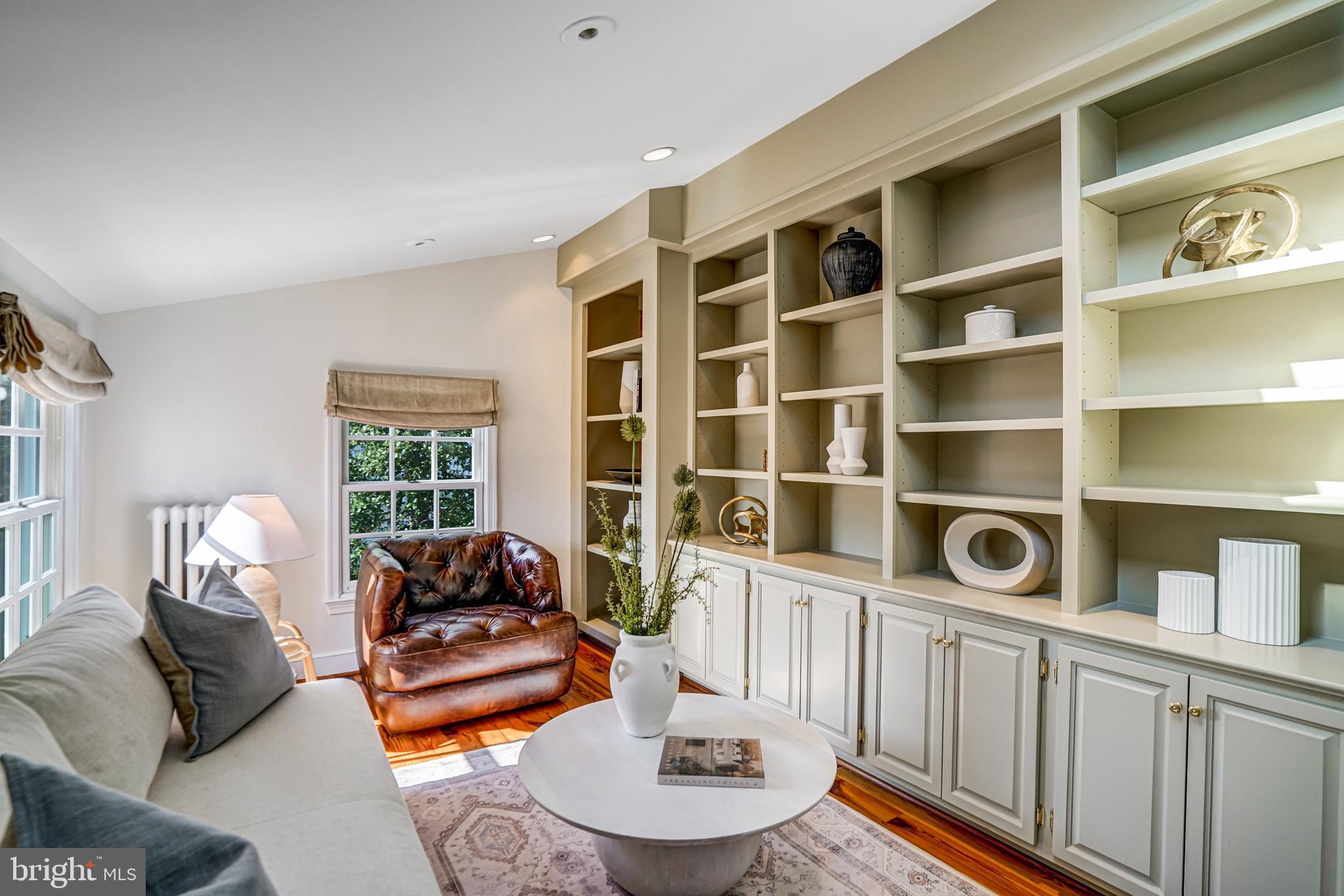 OLD TOWN ALEXANDRIA - Residential