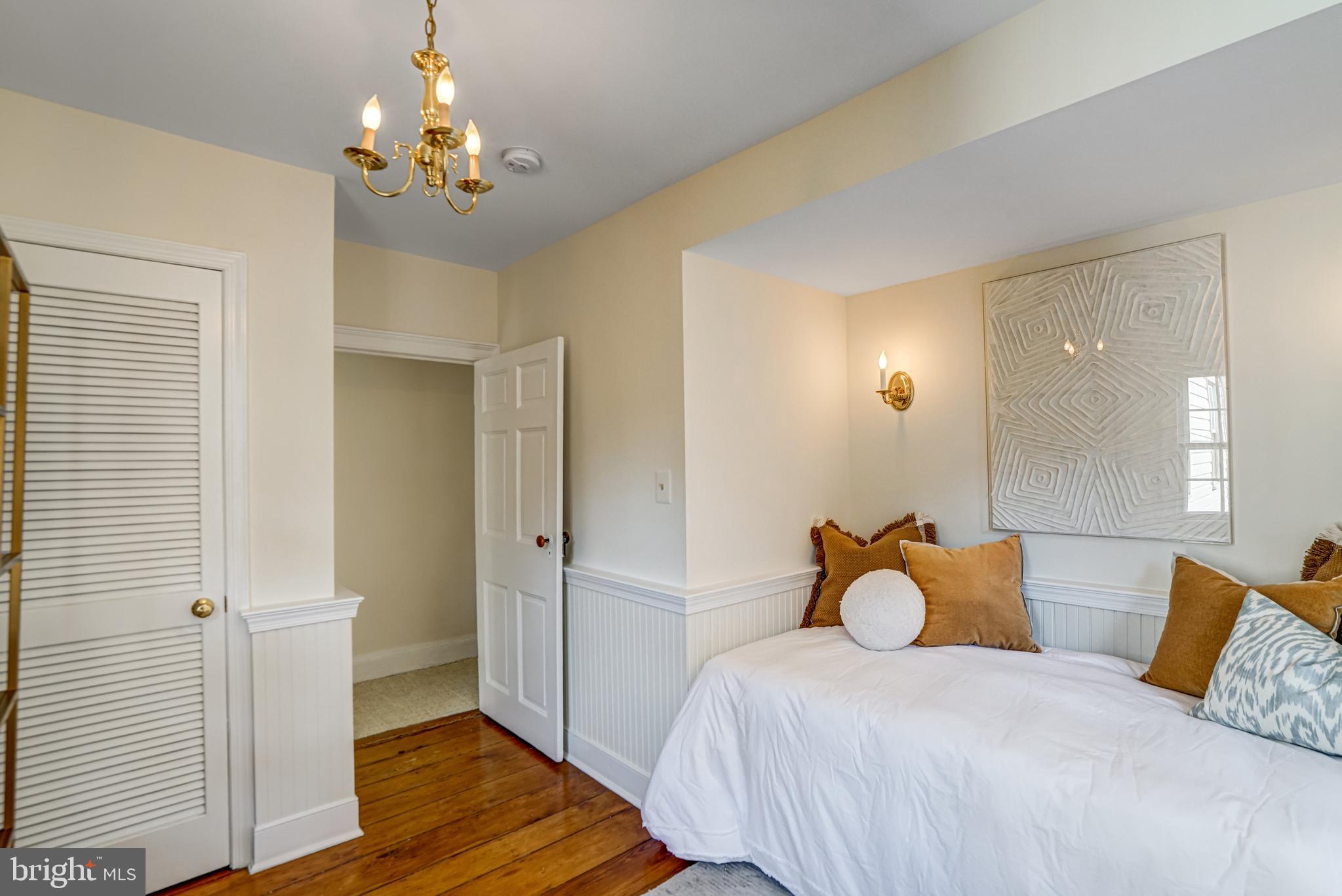 OLD TOWN ALEXANDRIA - Residential