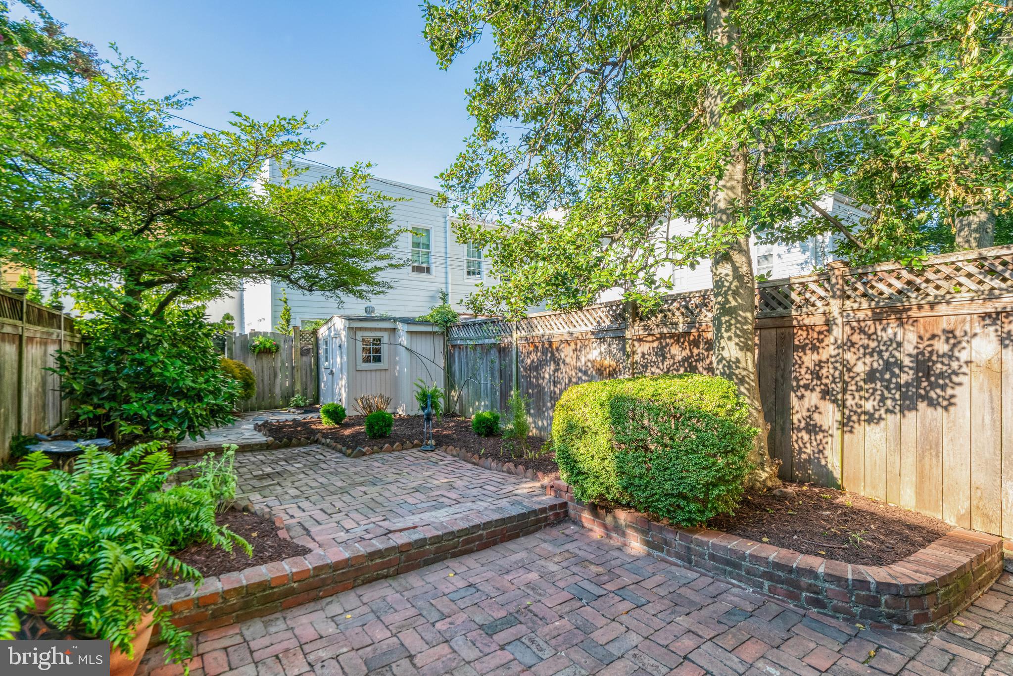OLD TOWN ALEXANDRIA - Residential