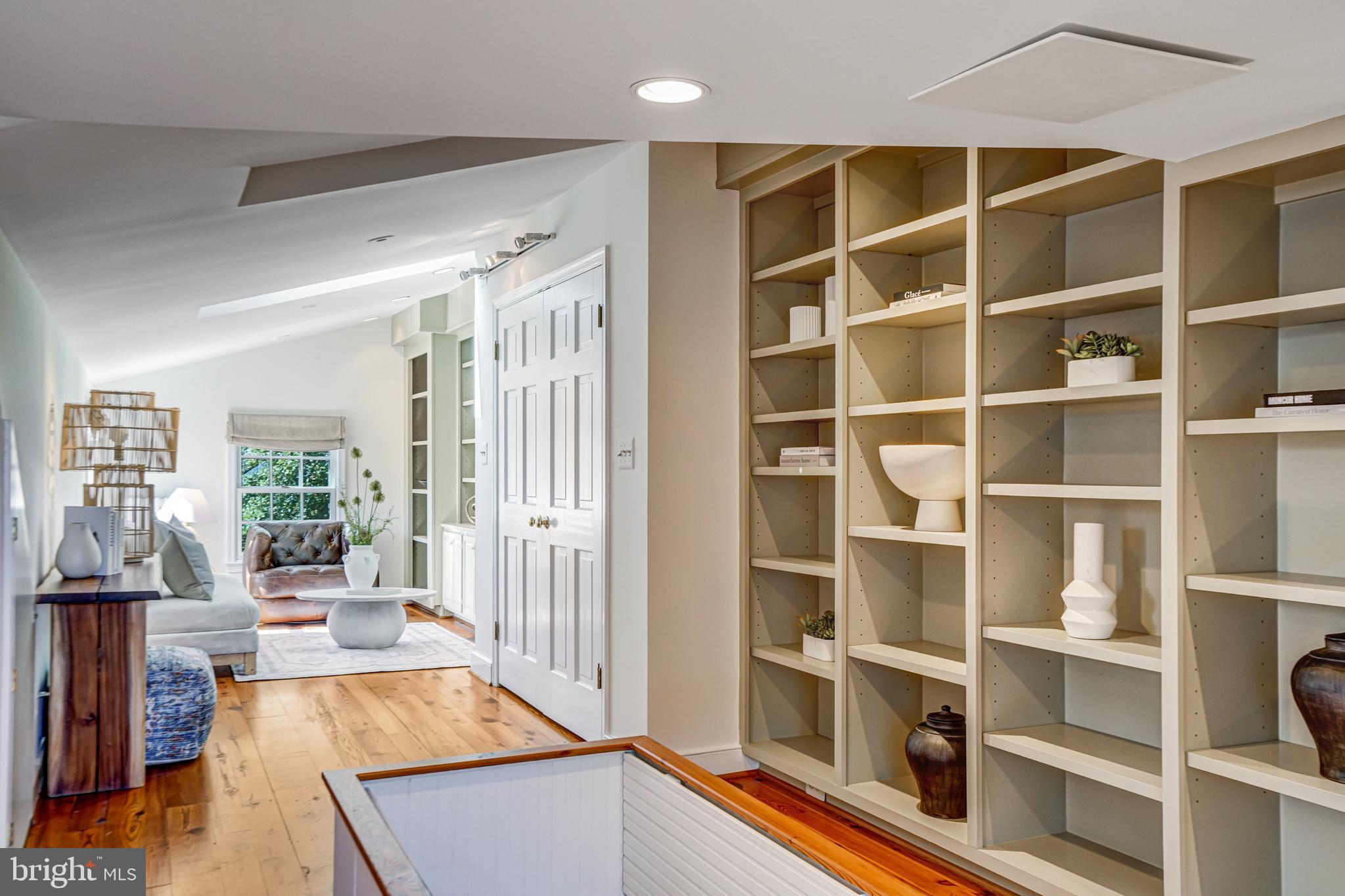 OLD TOWN ALEXANDRIA - Residential