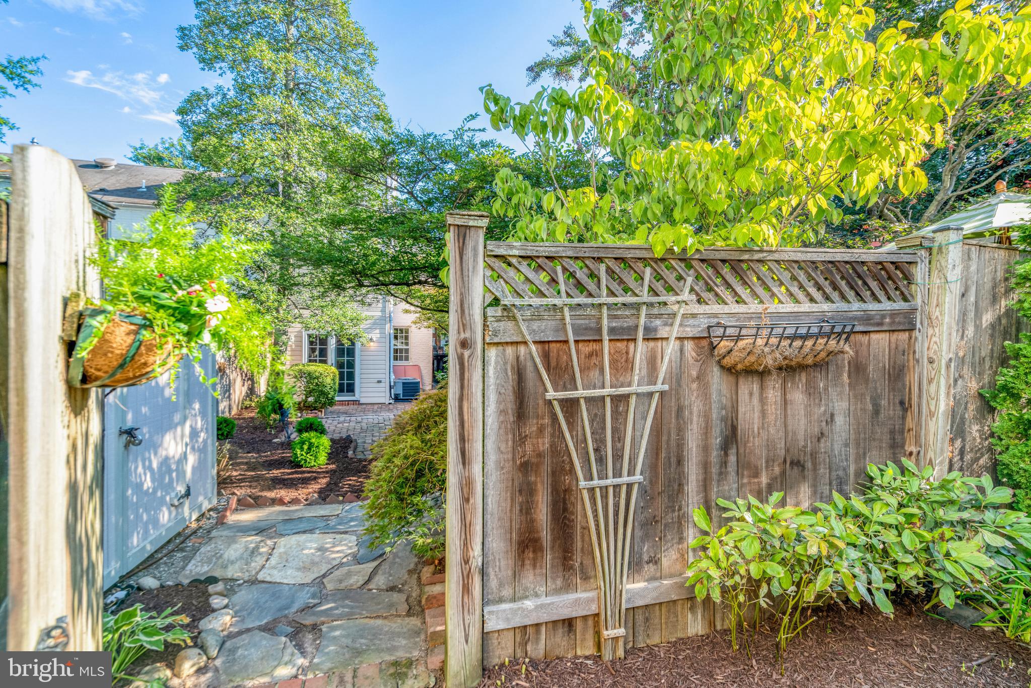 OLD TOWN ALEXANDRIA - Residential