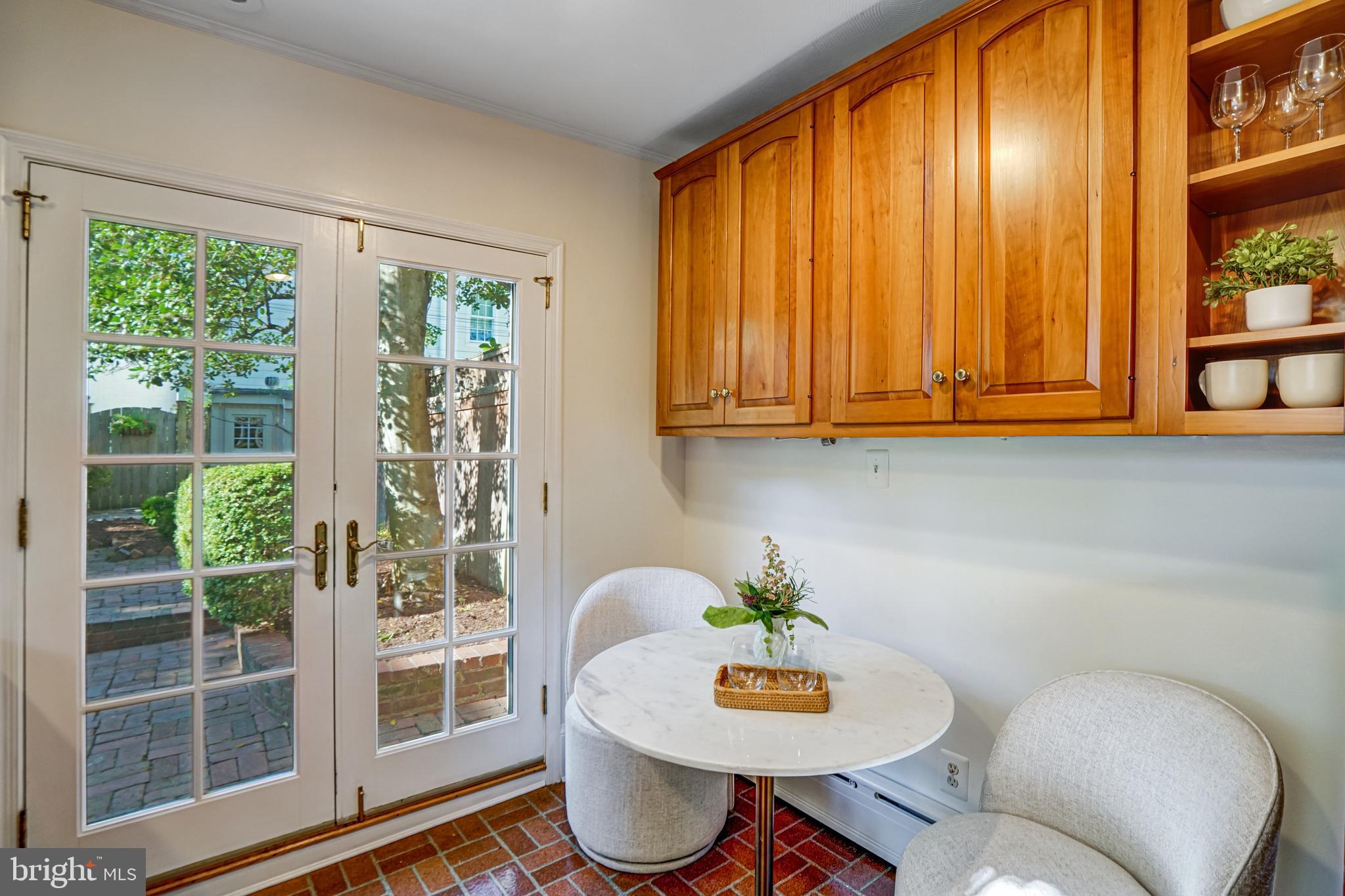 OLD TOWN ALEXANDRIA - Residential