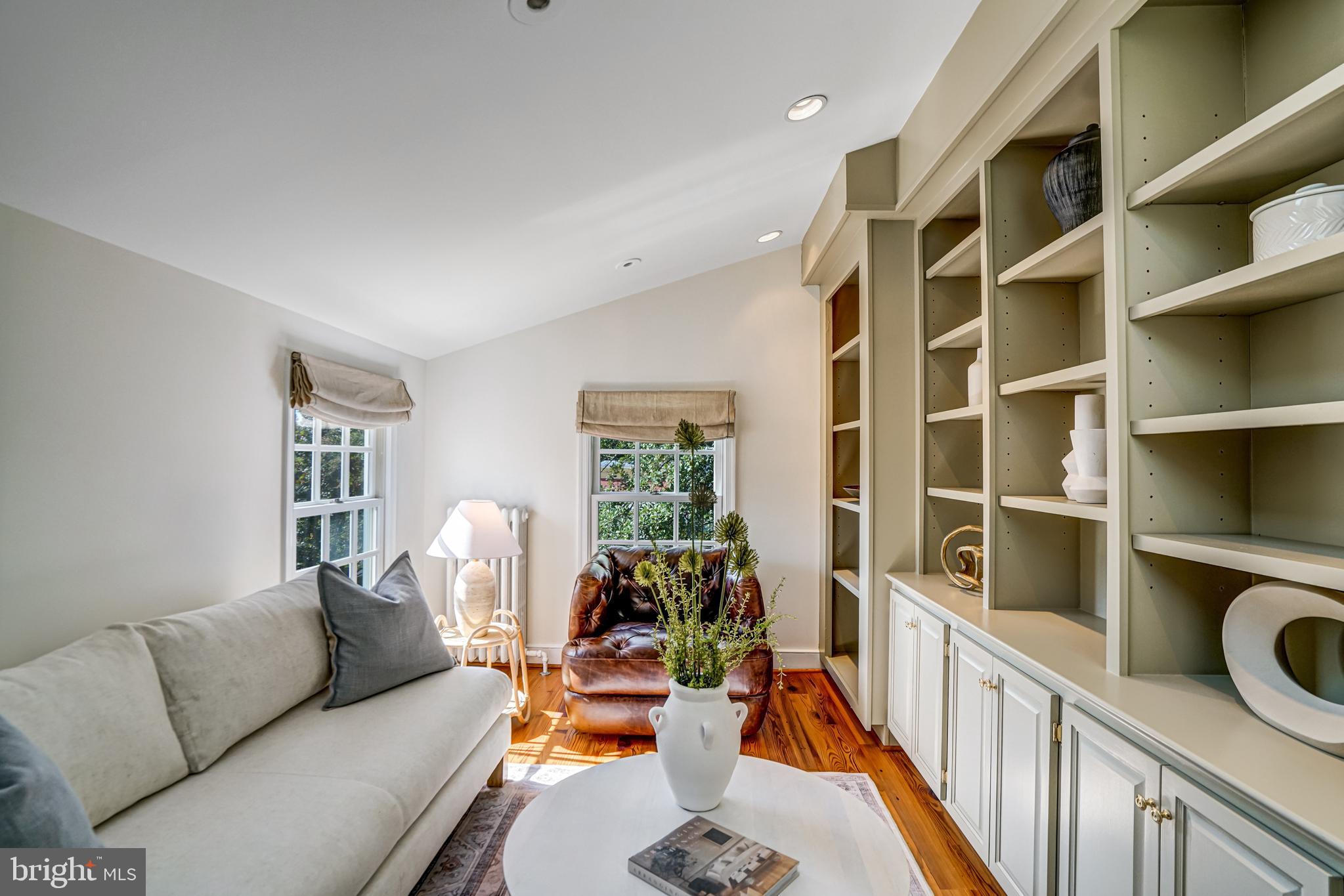 OLD TOWN ALEXANDRIA - Residential