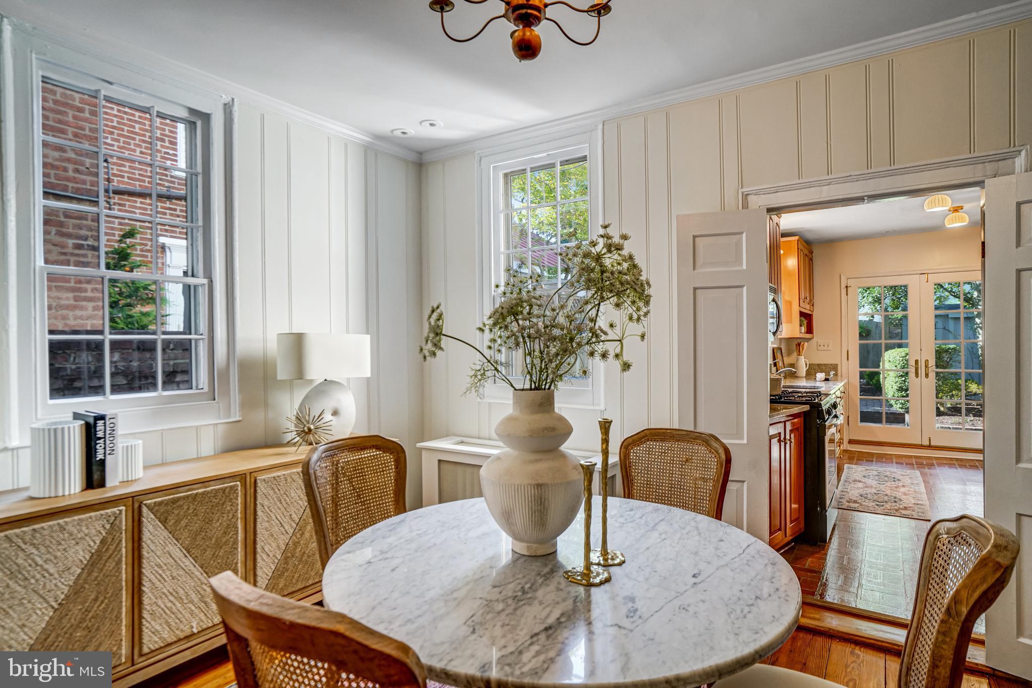 OLD TOWN ALEXANDRIA - Residential