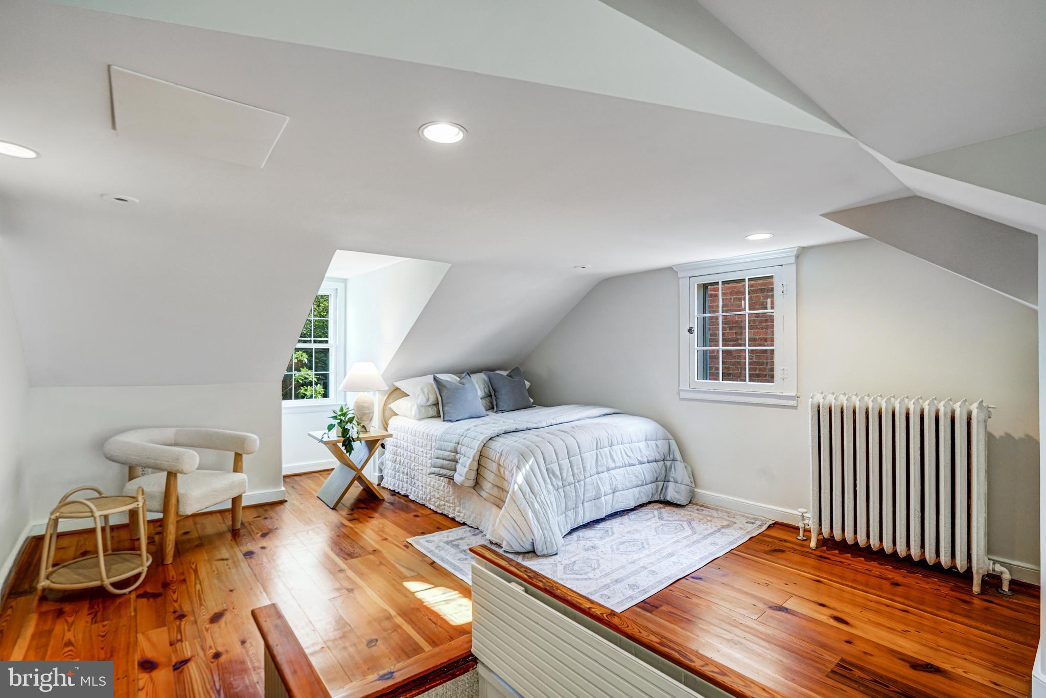 OLD TOWN ALEXANDRIA - Residential