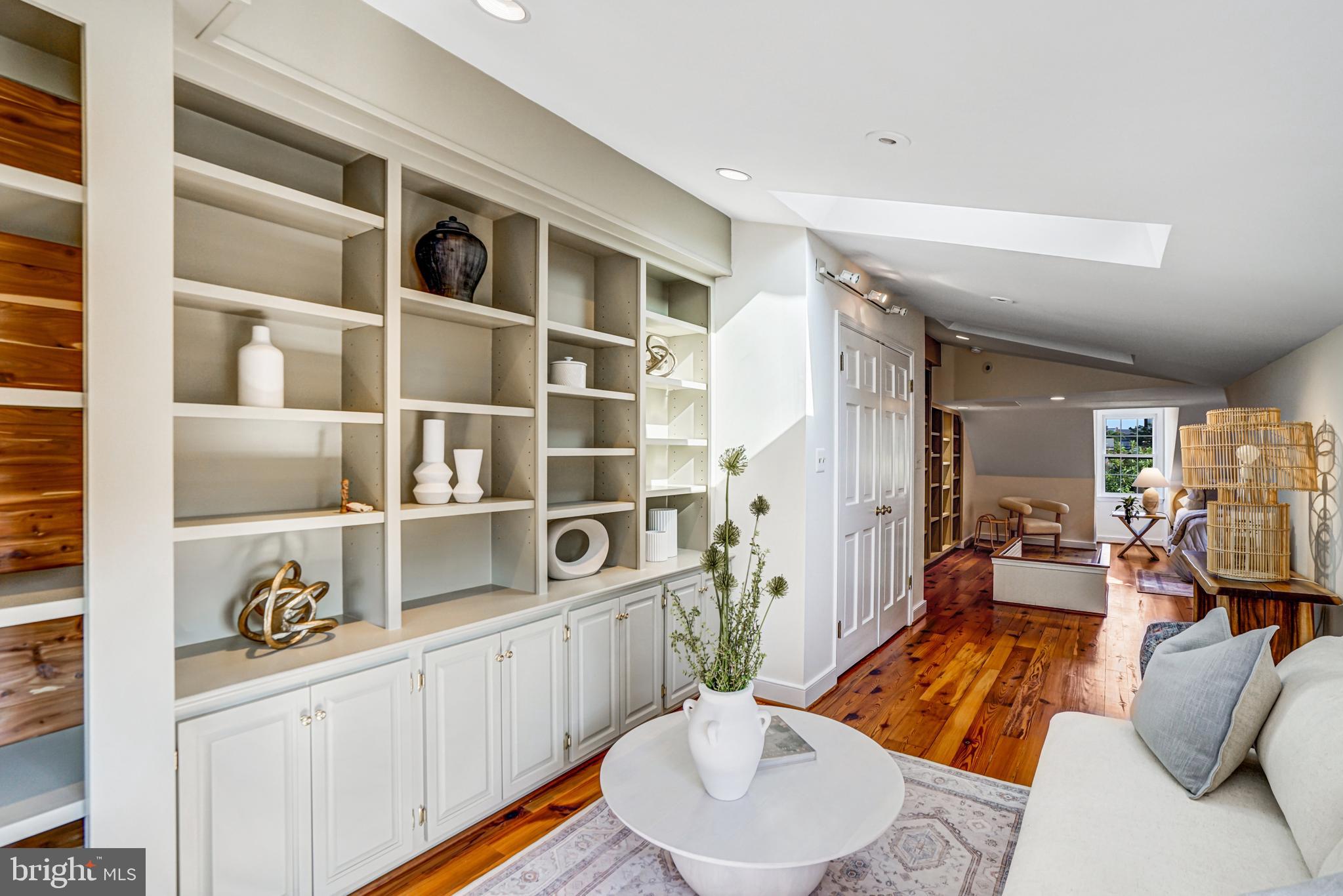 OLD TOWN ALEXANDRIA - Residential