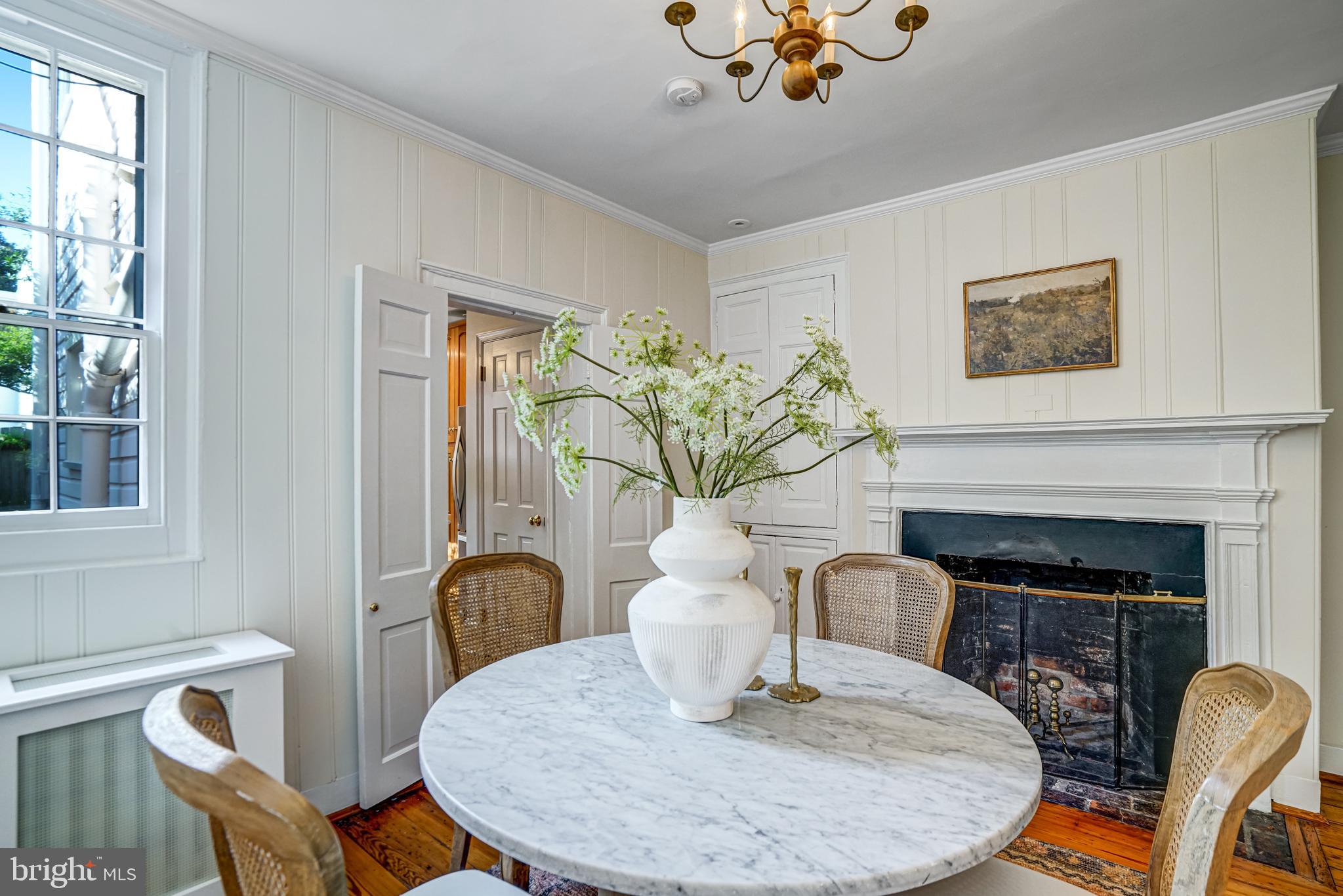 OLD TOWN ALEXANDRIA - Residential