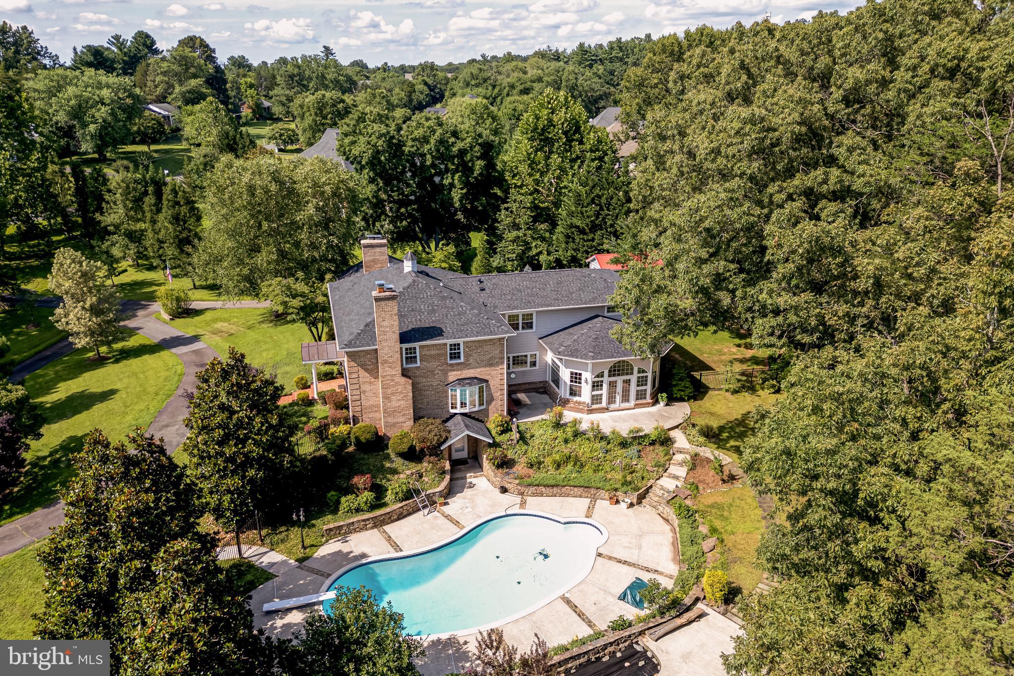 STONEY CREEK WOODS - Residential