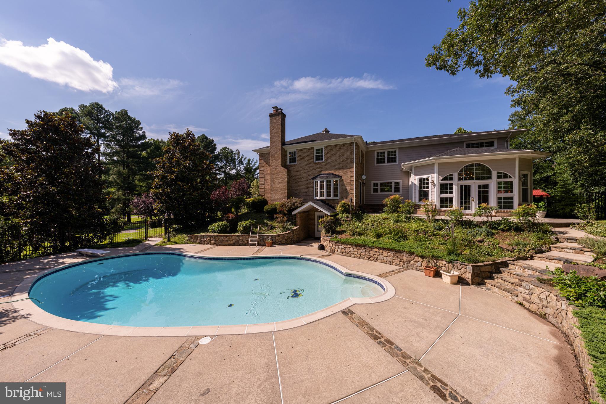 STONEY CREEK WOODS - Residential