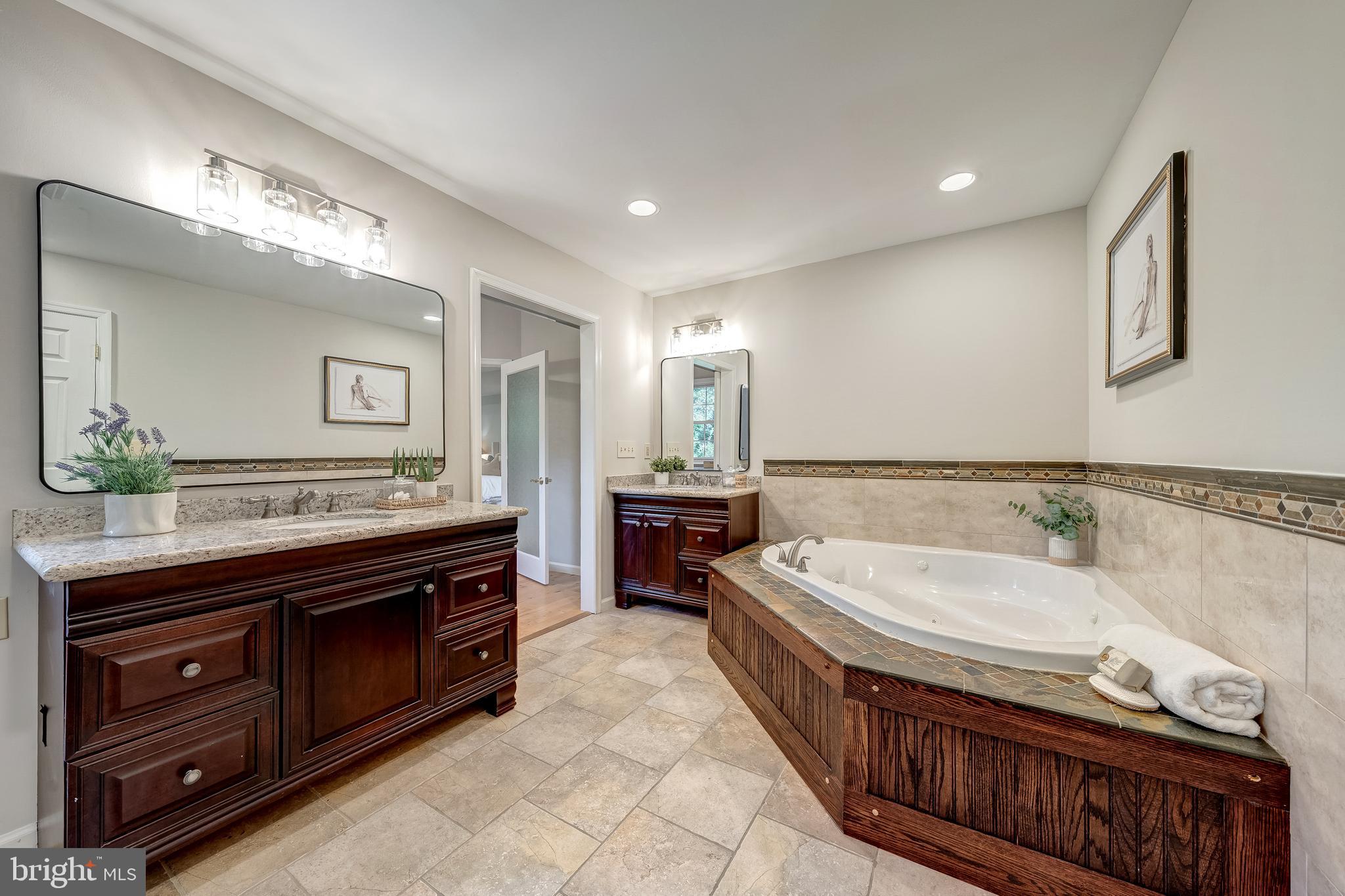 STONEY CREEK WOODS - Residential