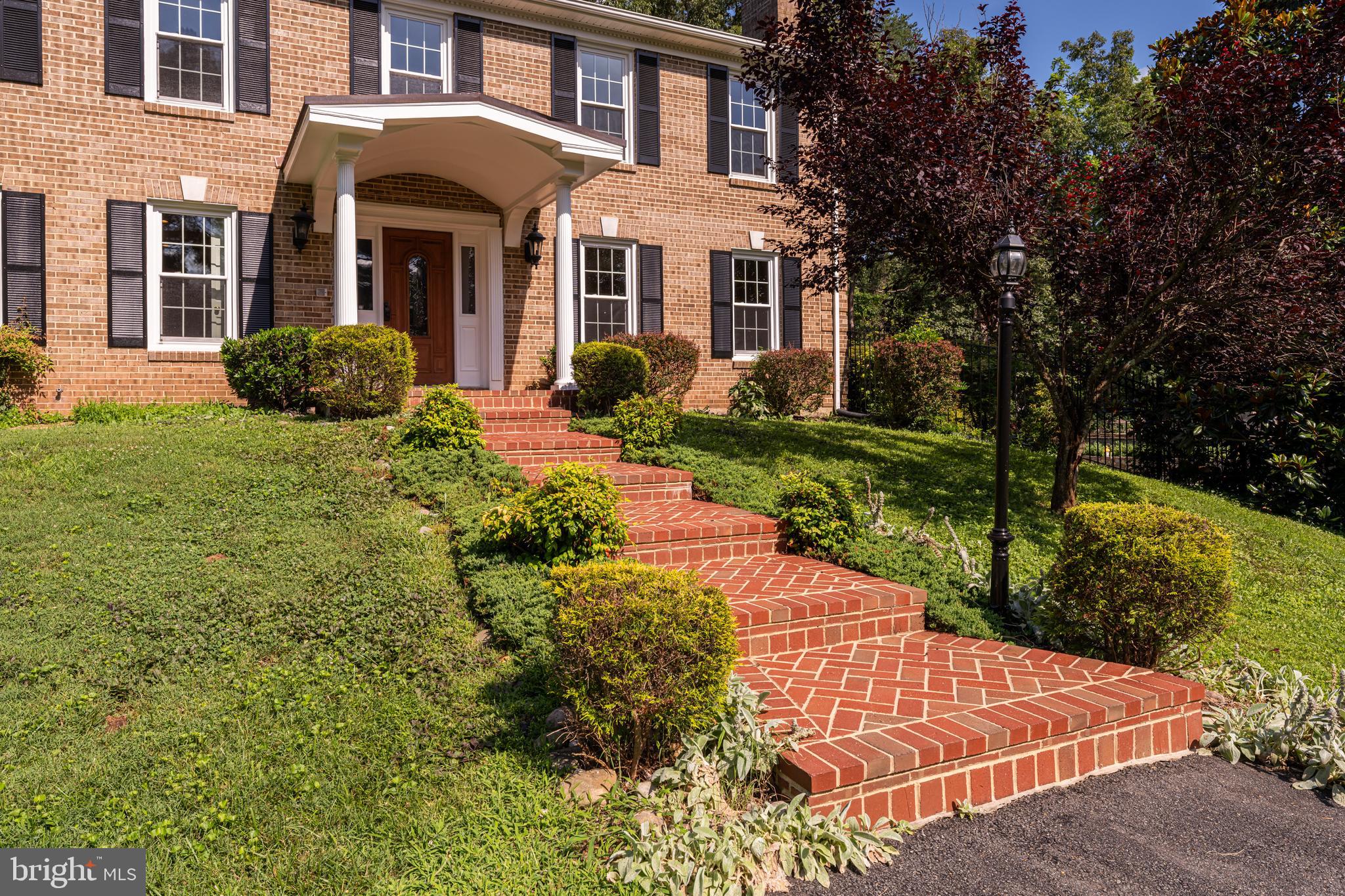 STONEY CREEK WOODS - Residential