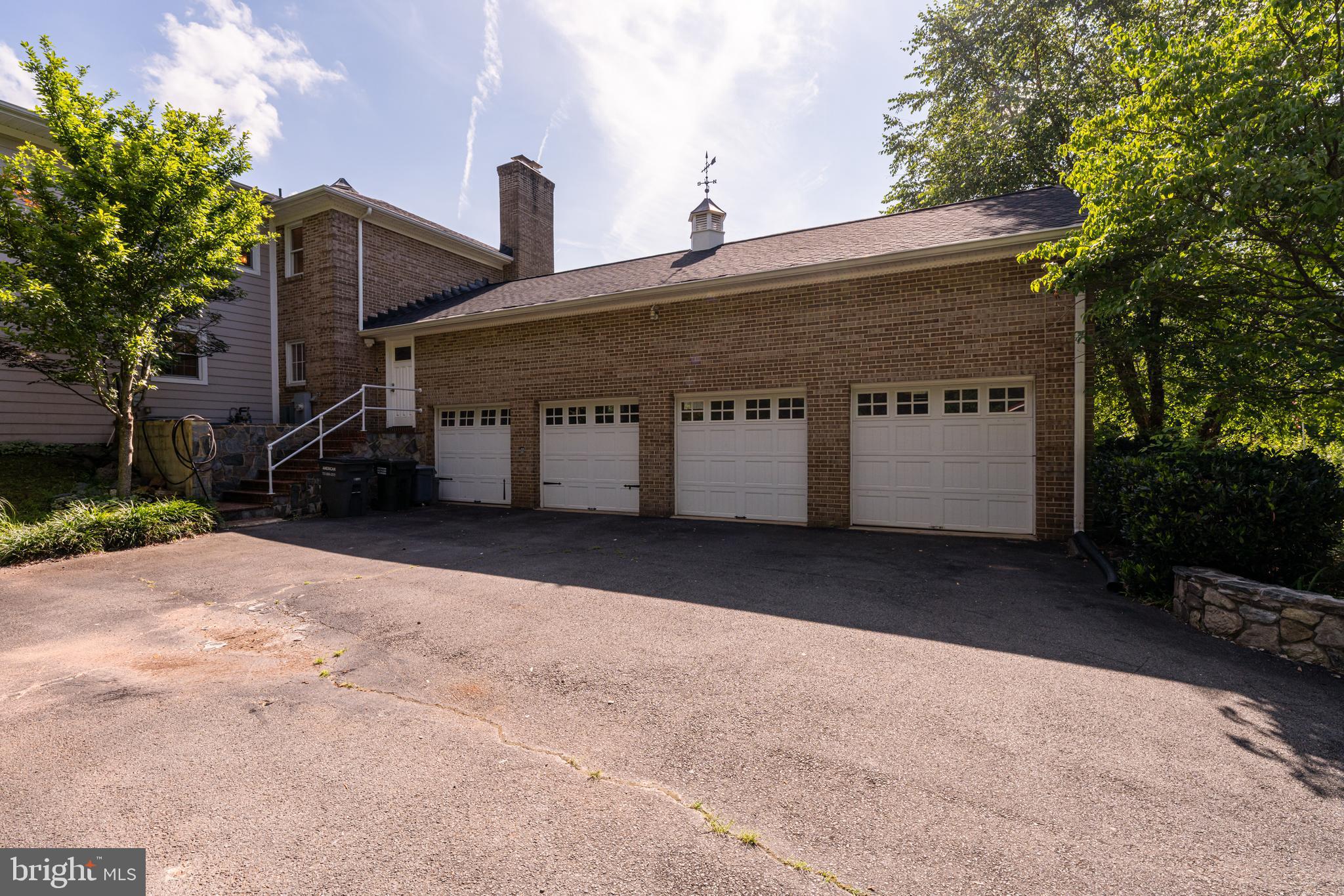STONEY CREEK WOODS - Residential