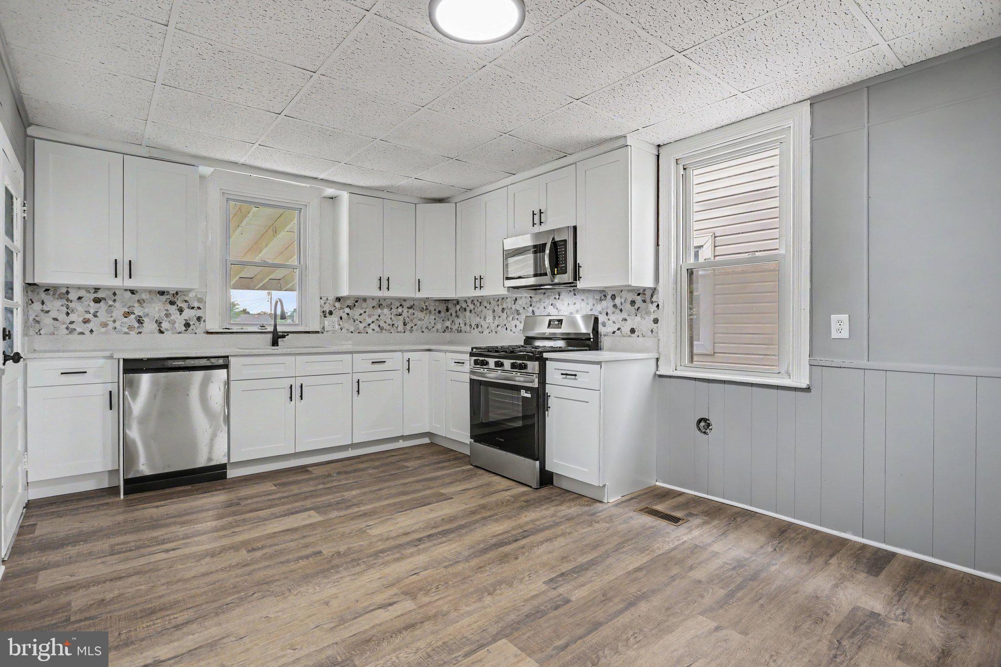 613 THIRD STREET