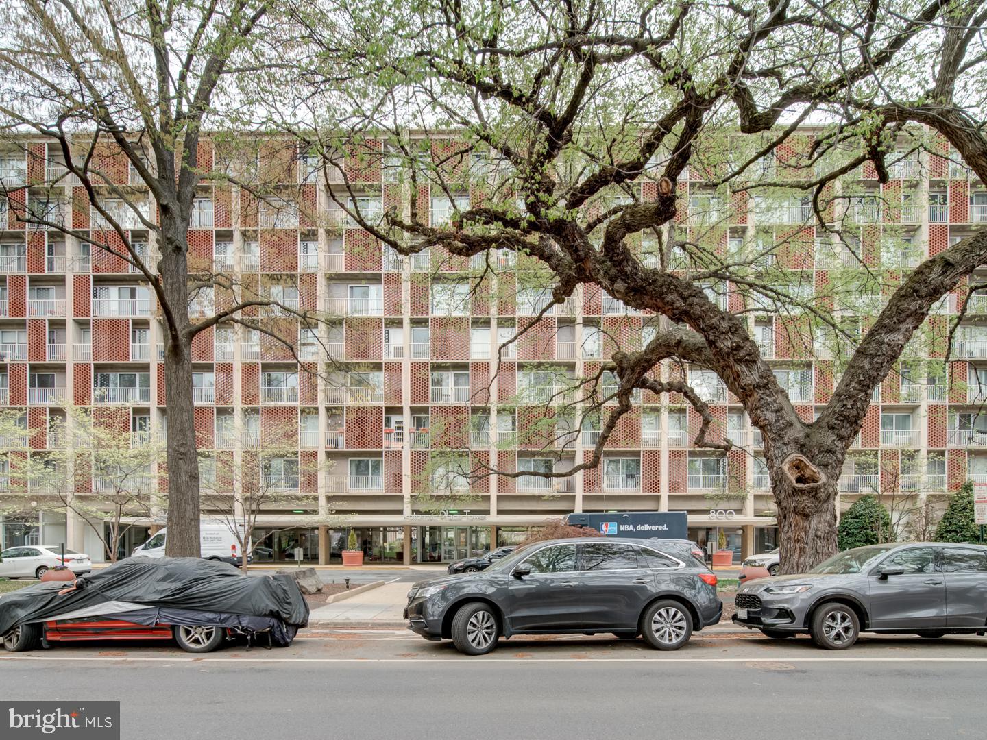 800 4TH STREET SW N-703