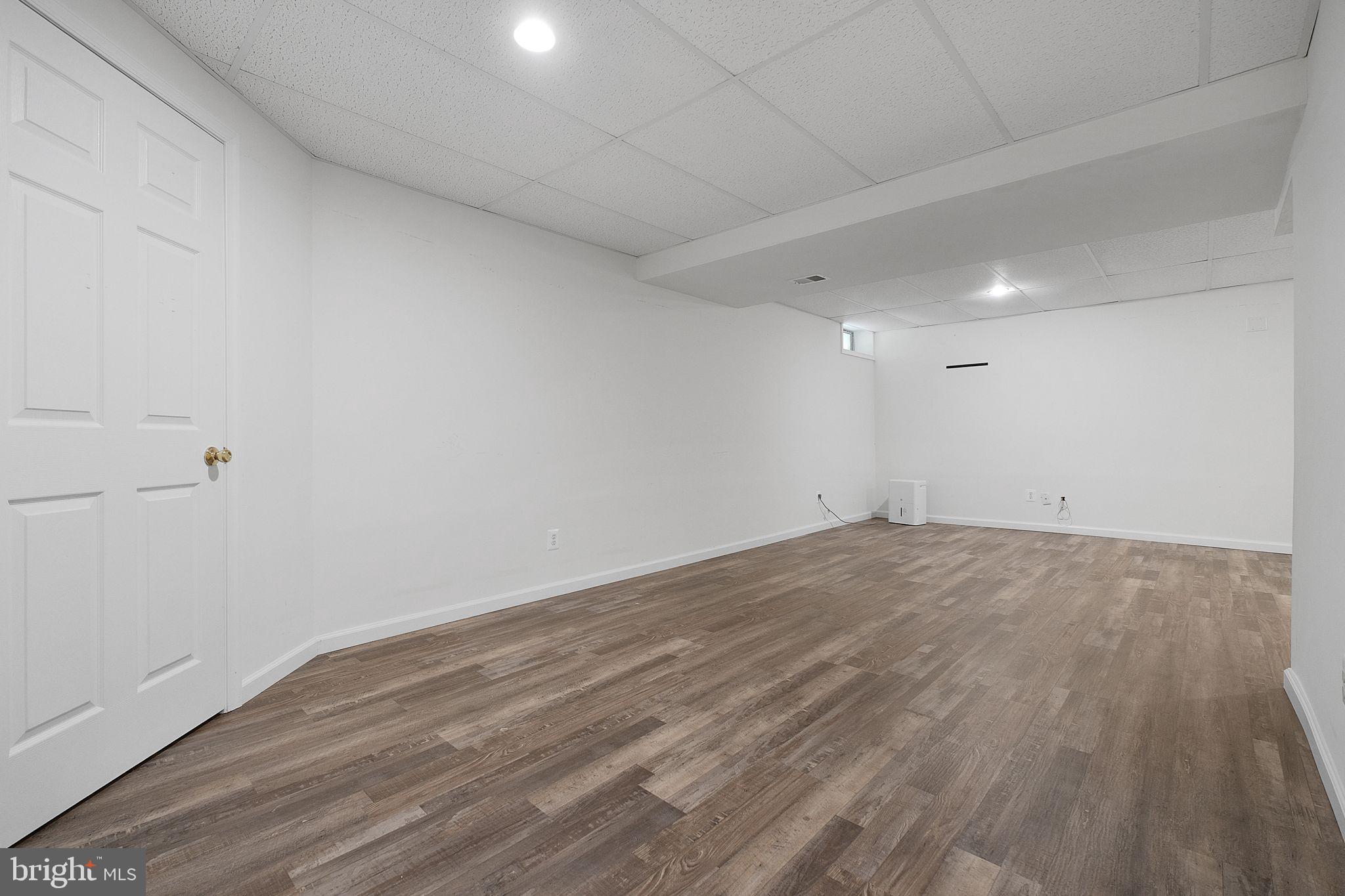 RIVERWALK/BLK WALNUT COV - Residential