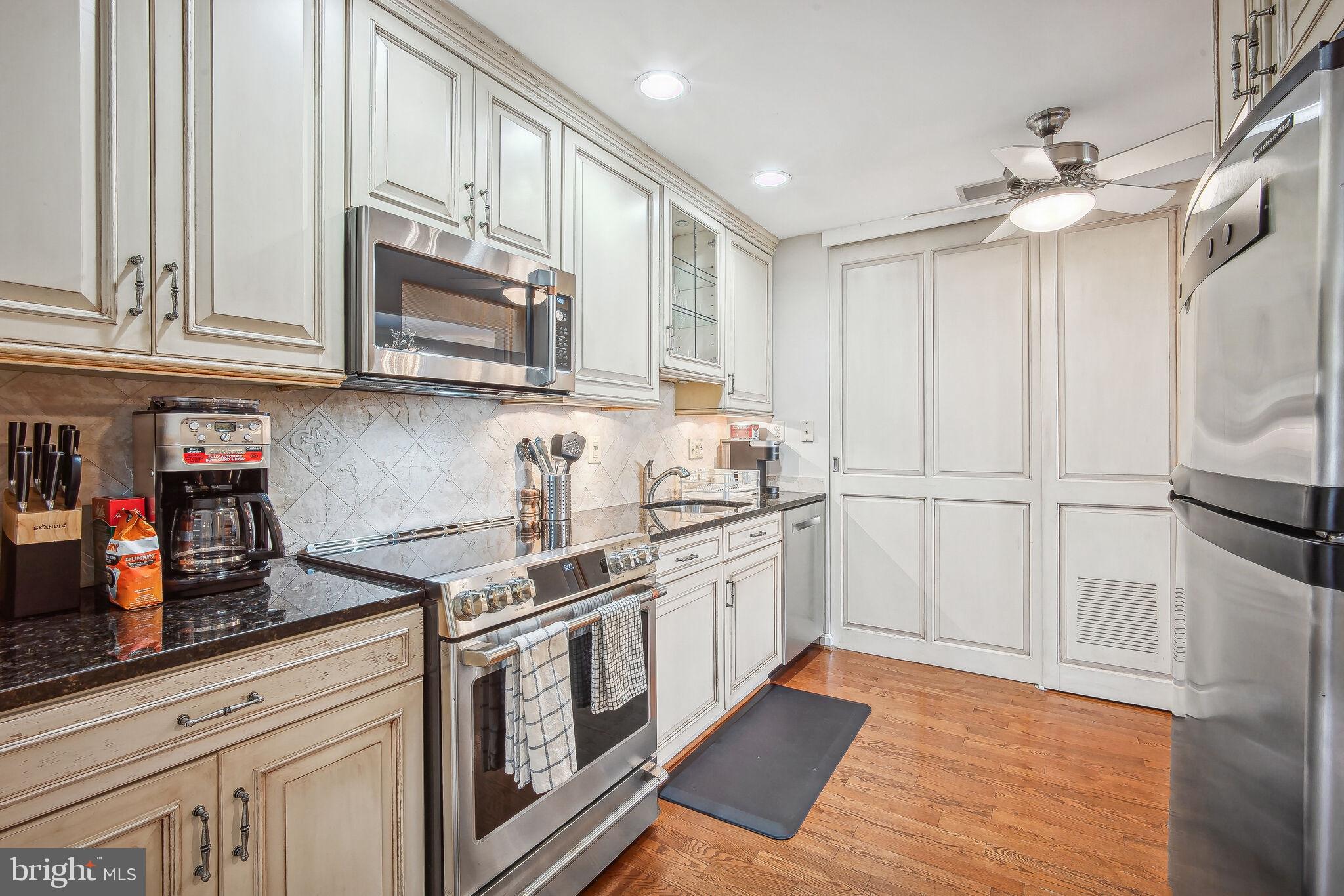 PARKLAWN - Residential Lease