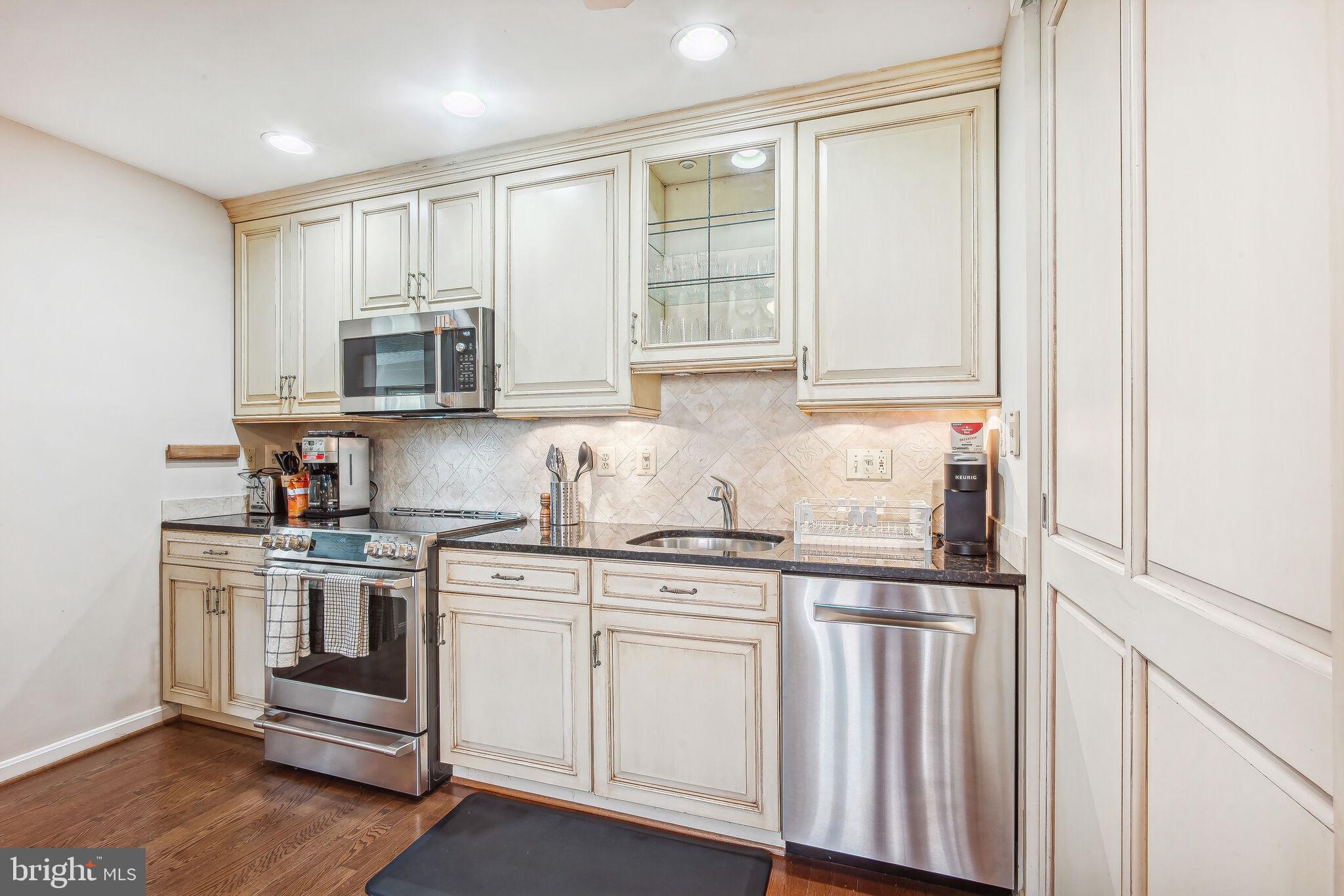 PARKLAWN - Residential Lease