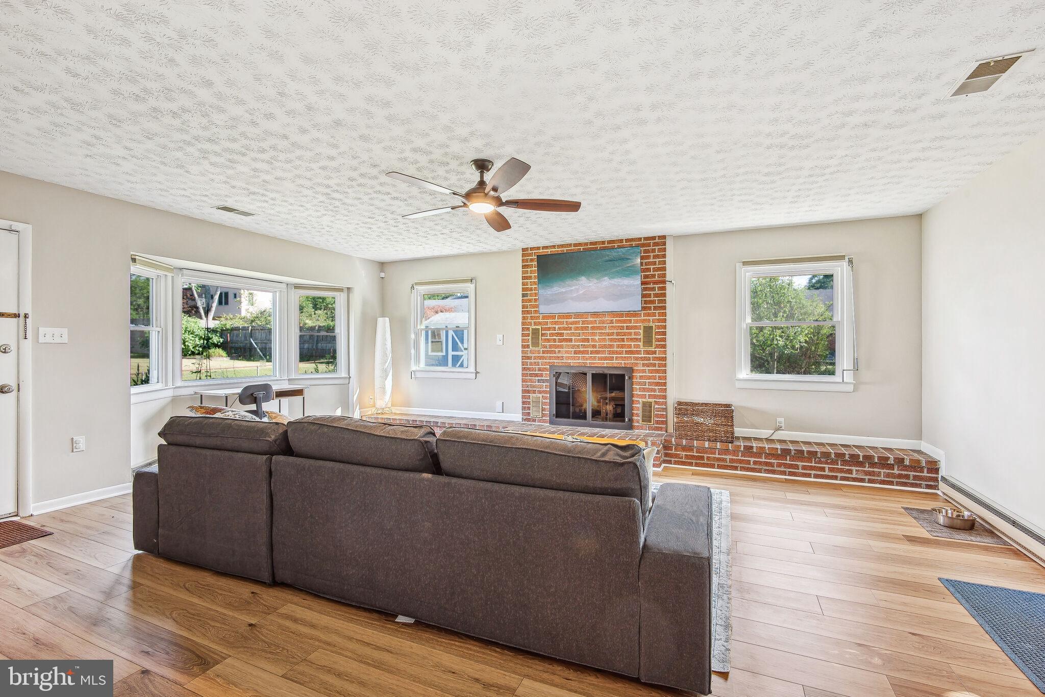 PARKLAWN - Residential Lease