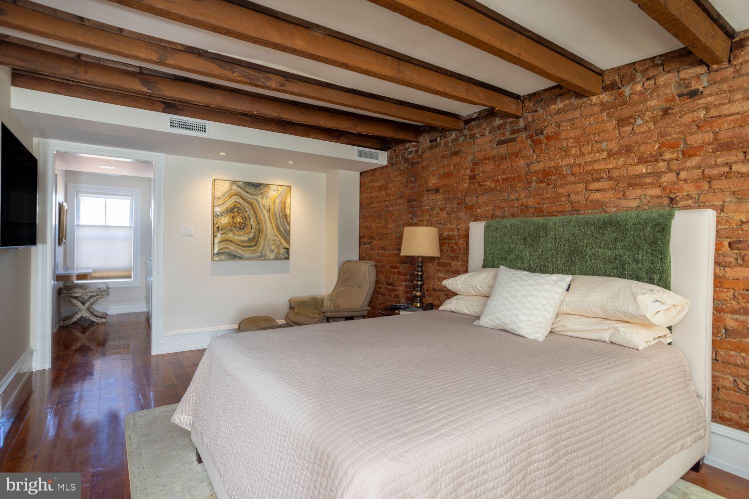 ART MUSEUM AREA - Residential