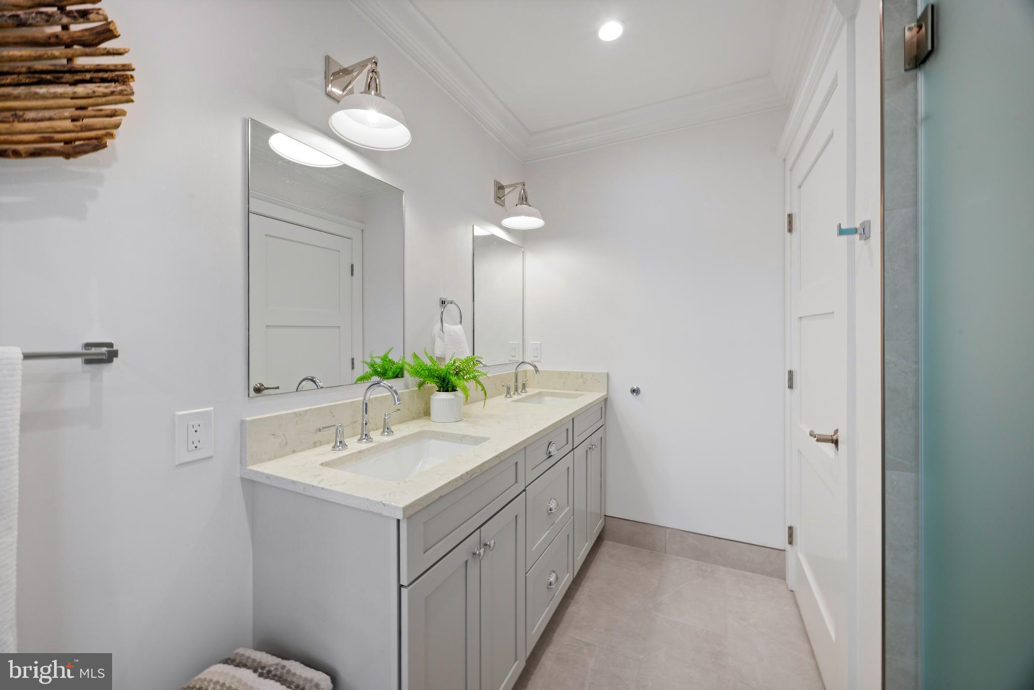 BAY BRIDGE MARINA - Residential