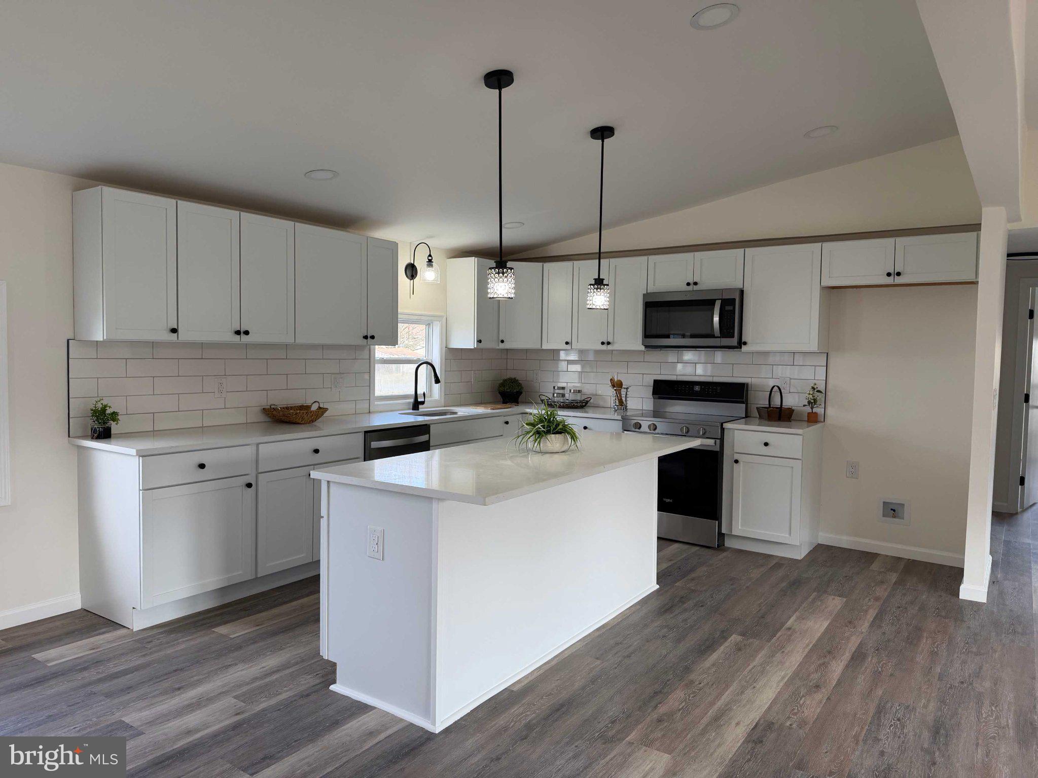 FARM VIEW PARK - Residential