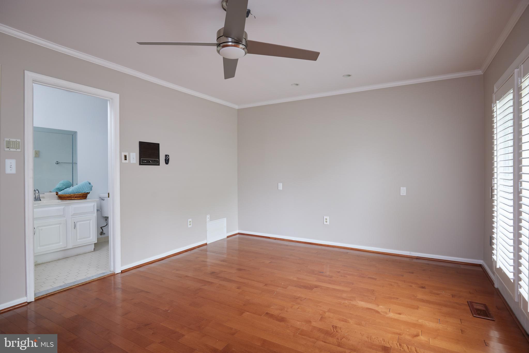 WOODSIDE PARK - Residential