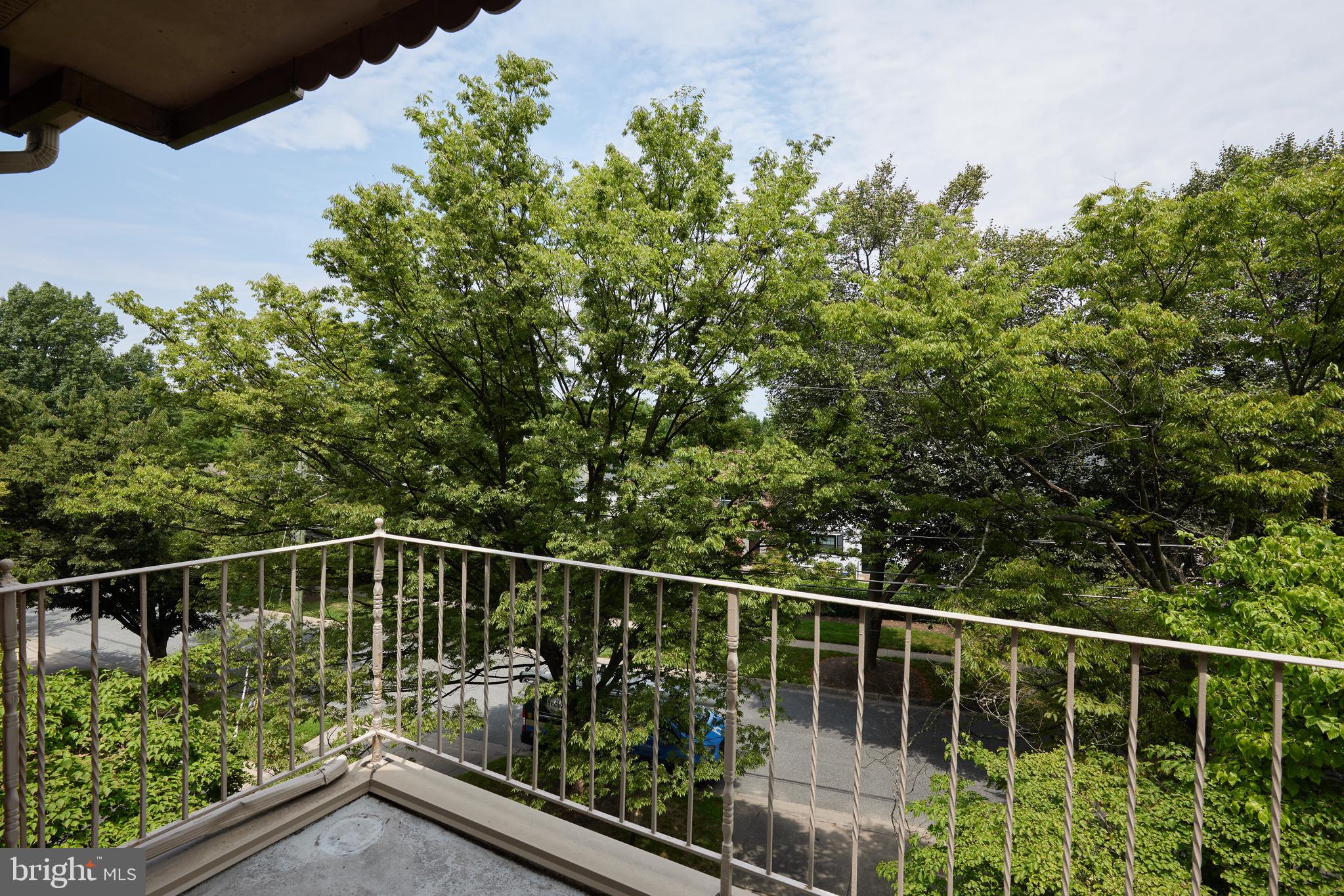 WOODSIDE PARK - Residential