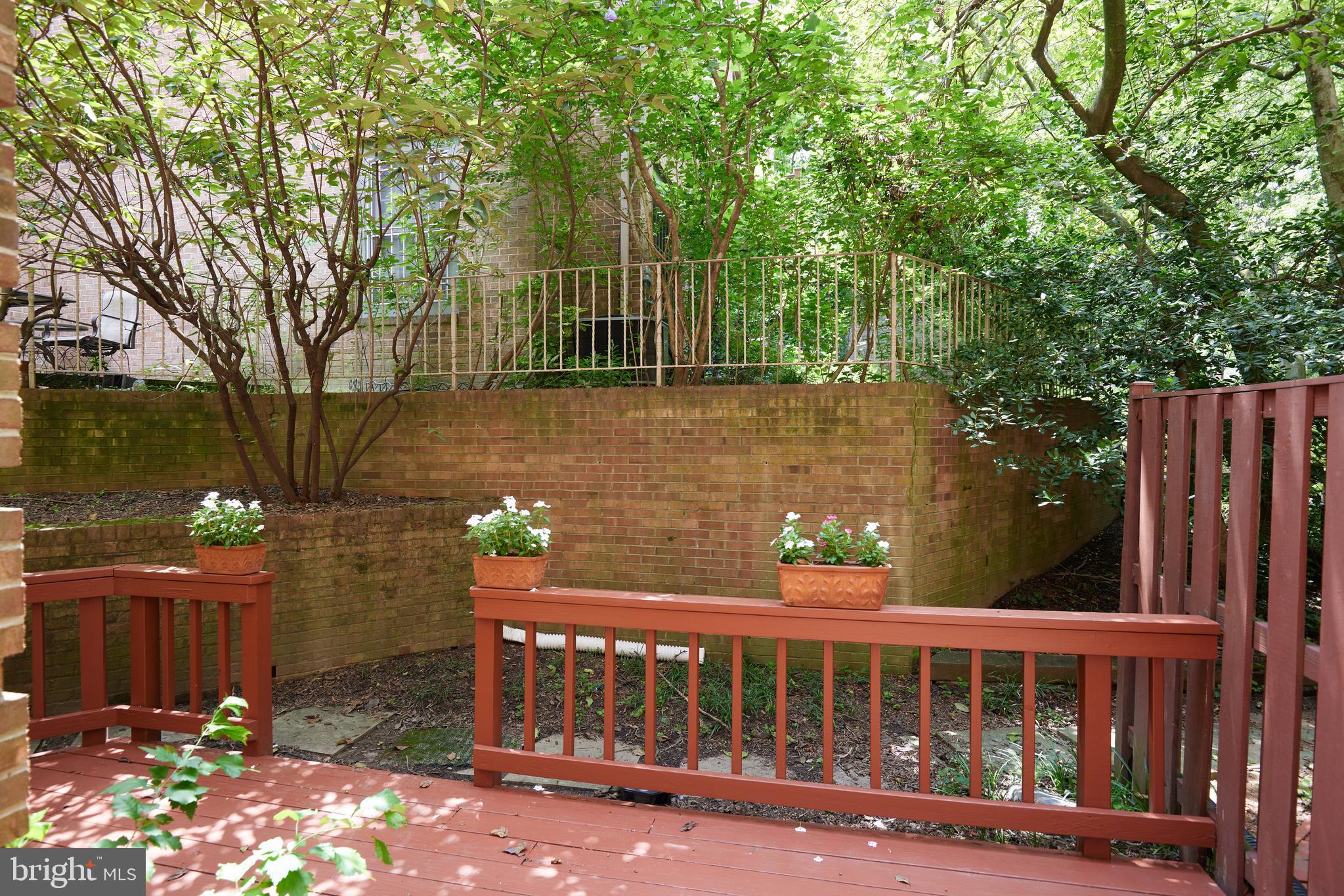 WOODSIDE PARK - Residential