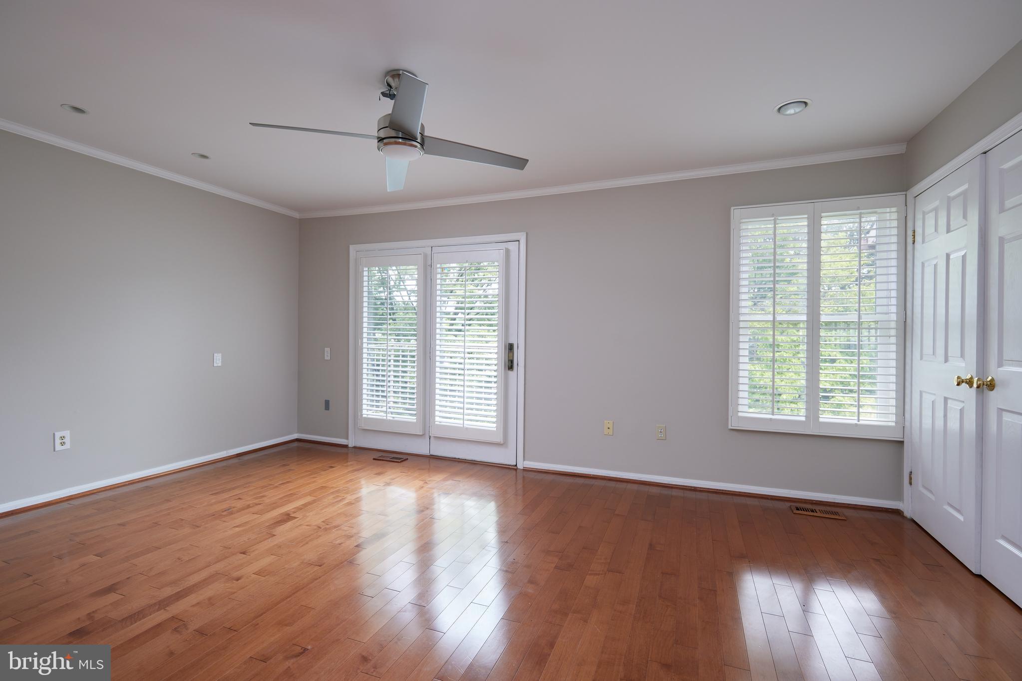 WOODSIDE PARK - Residential